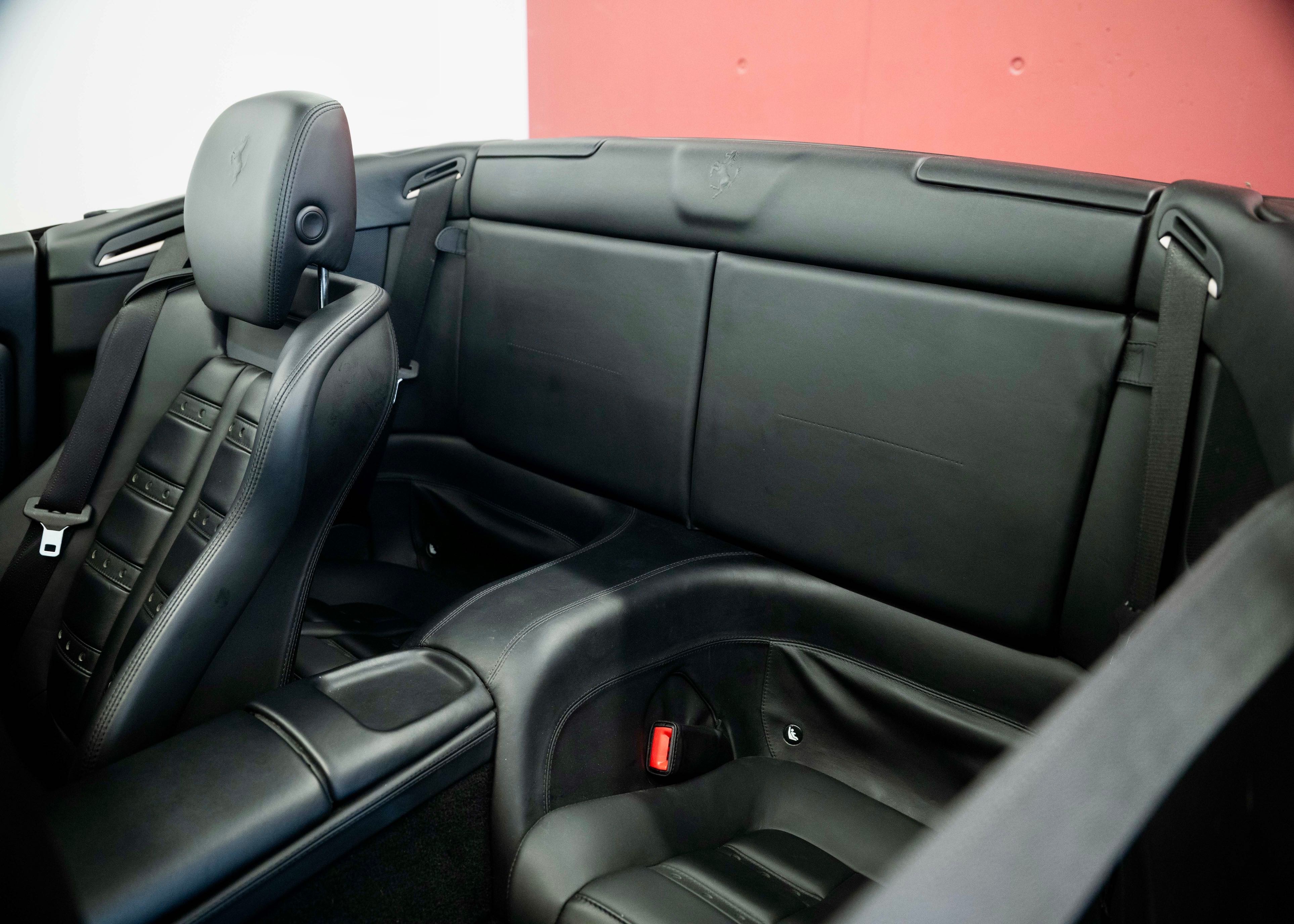 Image FERRARI CALIFORNIA California 4.3 V8 (2nd hand, Swiss model, 100% original, full Ferrari service history)