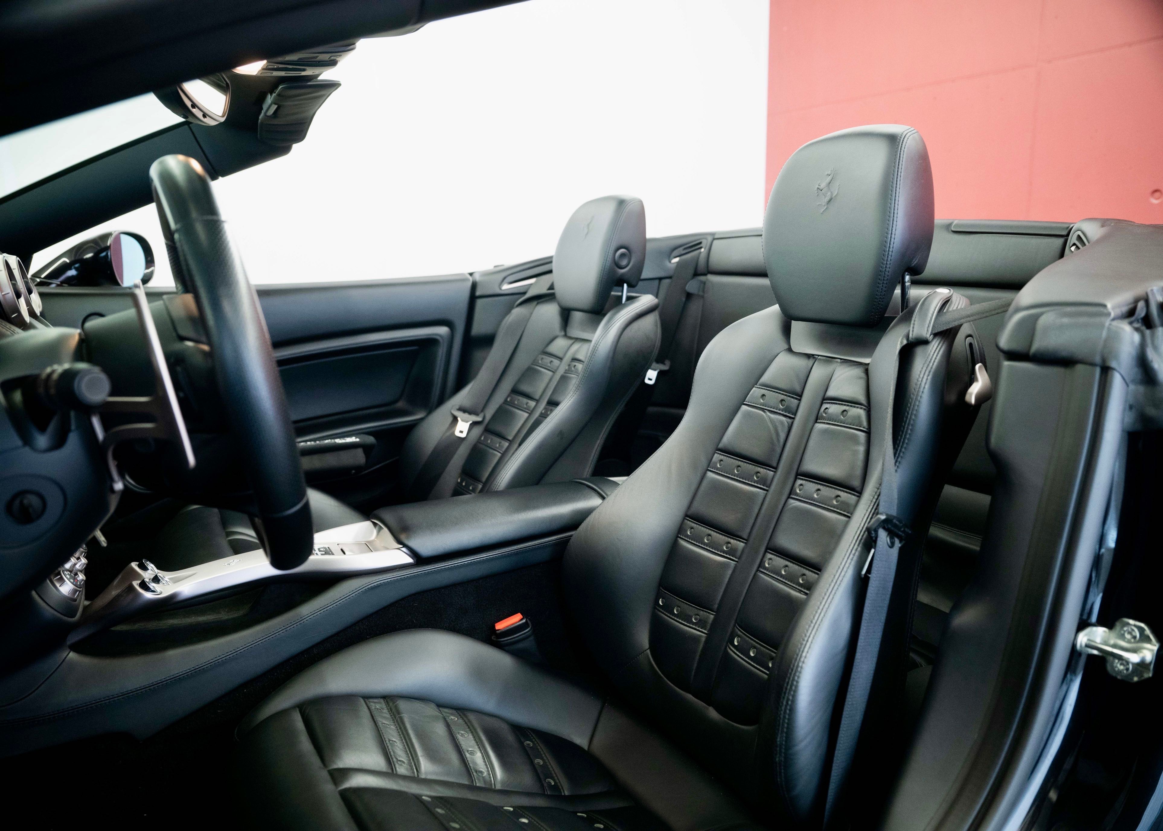 Image FERRARI CALIFORNIA California 4.3 V8 (2nd hand, Swiss model, 100% original, full Ferrari service history)