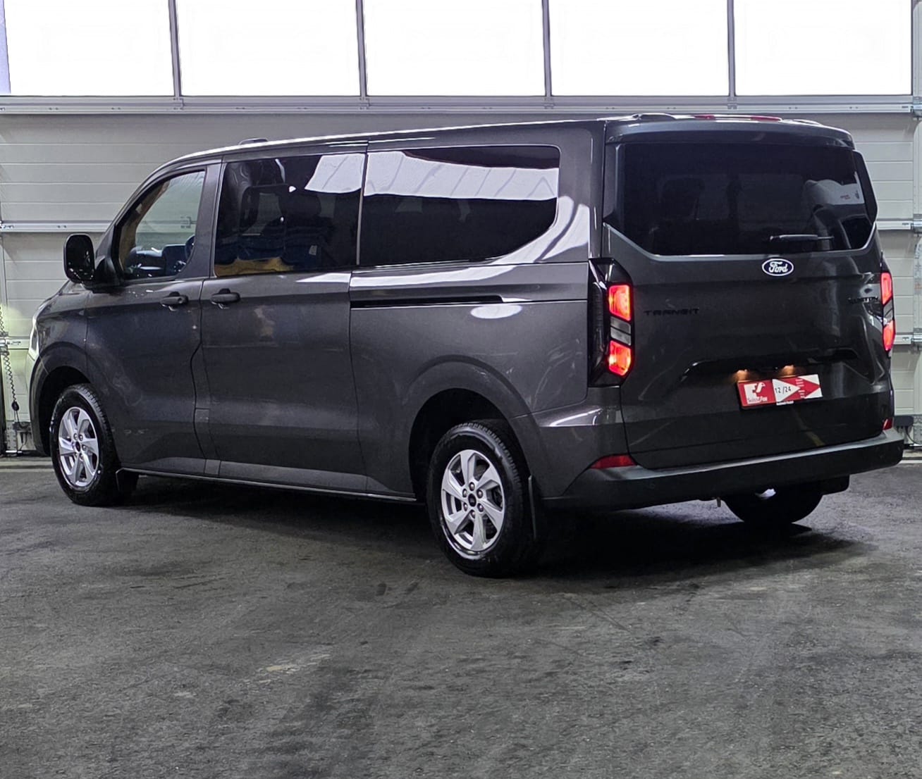 FORD Tourneo Bus 320 L2H1 TitaniumX Automat *LaneAssist*Sitzheizung*Lenkradheizung*Rückfahrkamera*-image-2