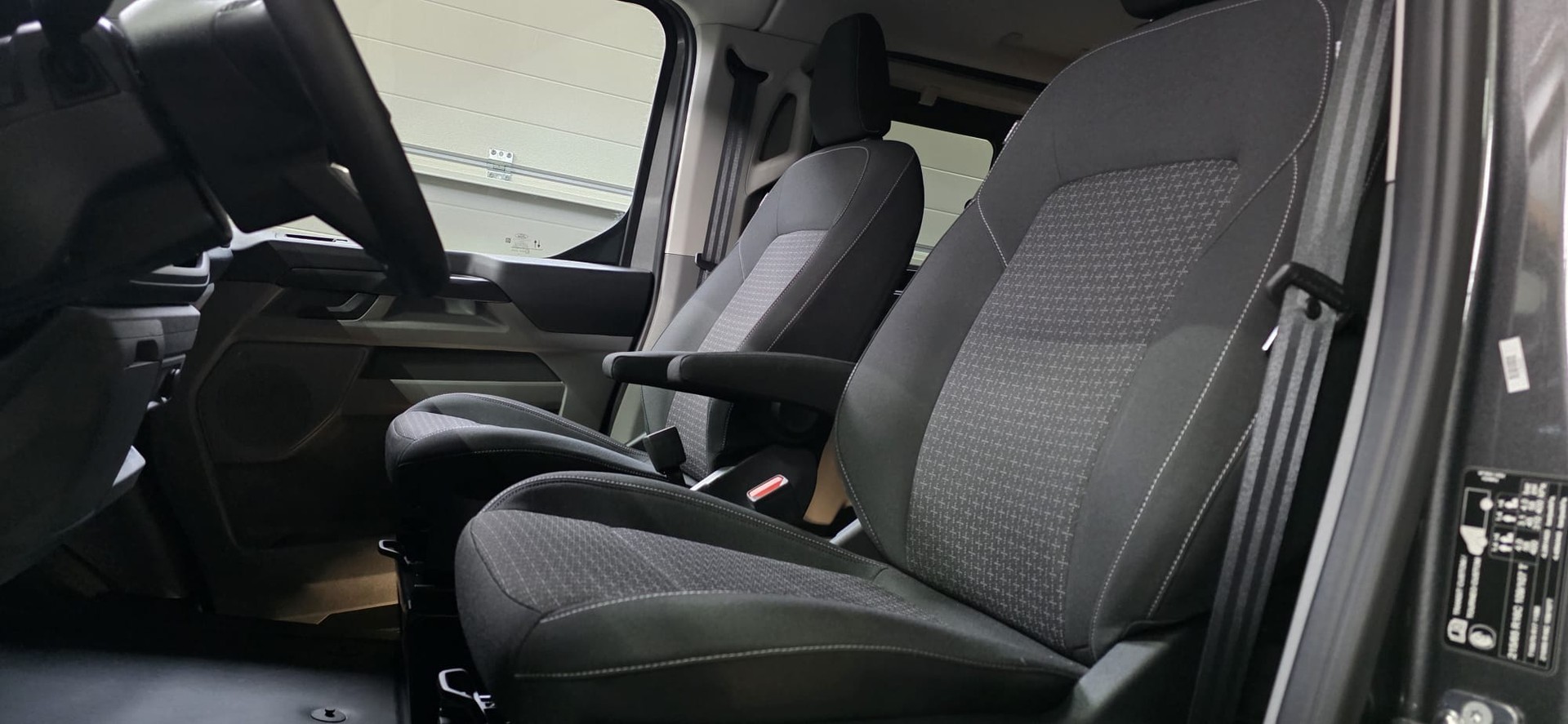 FORD Tourneo Bus 320 L2H1 TitaniumX Automat *LaneAssist*Sitzheizung*Lenkradheizung*Rückfahrkamera*-image-9