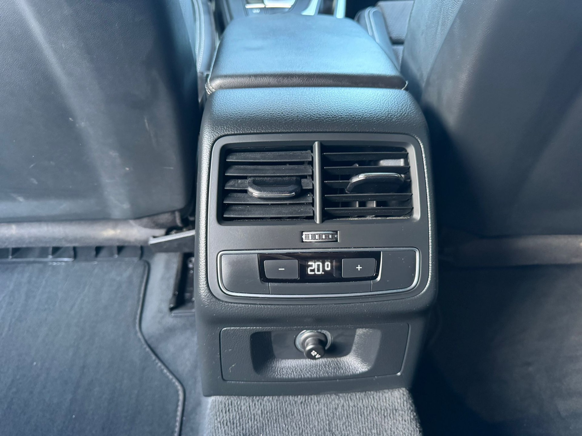 AUDI A5 Sportback 35 TDI S-Line Design S-tronic-image-16