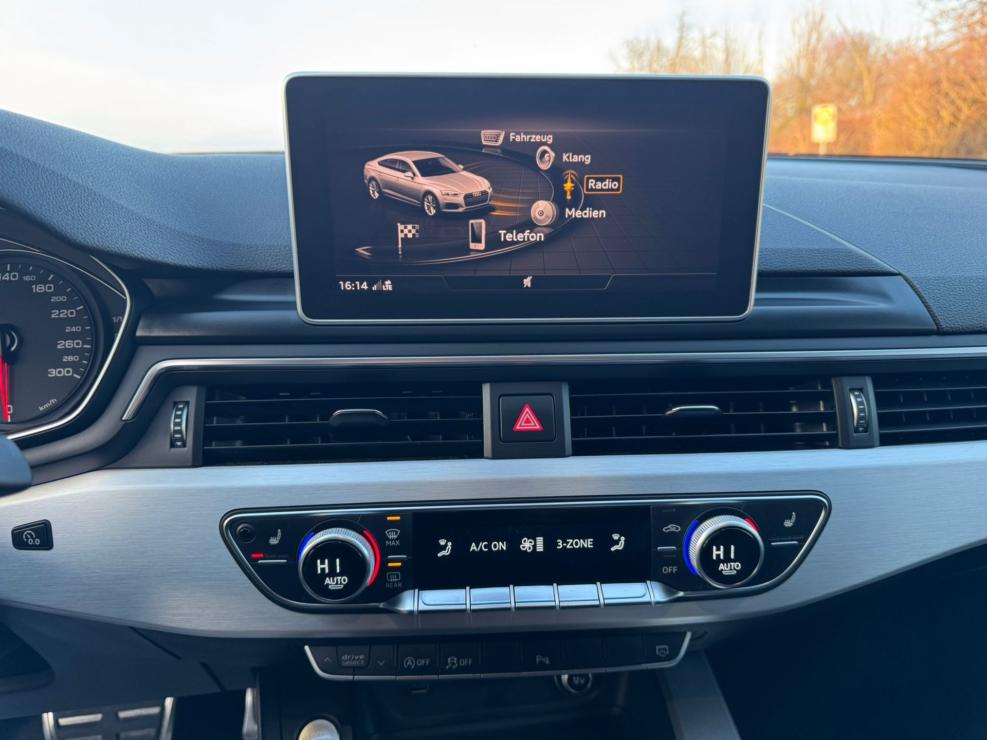 AUDI A5 Sportback 35 TDI S-Line Design S-tronic-image-24