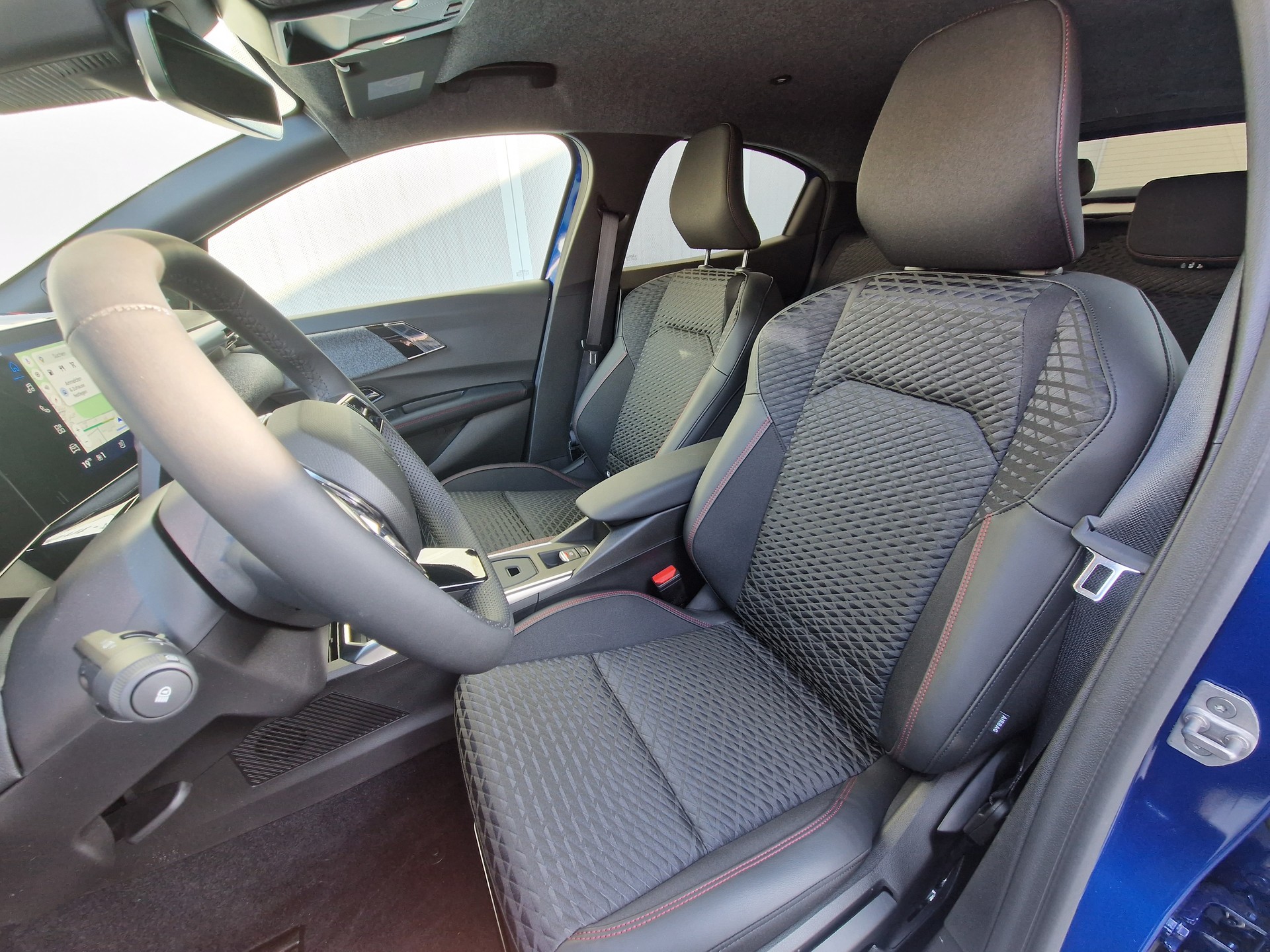 RENAULT Clio 1.8 E-Tech Techno-image-6