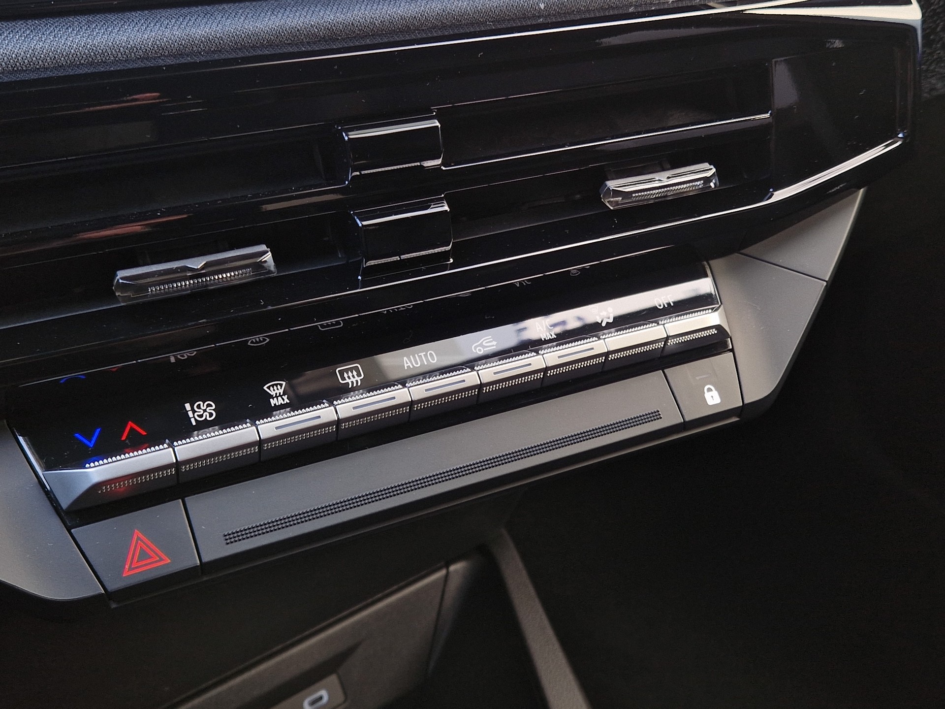 RENAULT Clio 1.8 E-Tech Techno-image-7