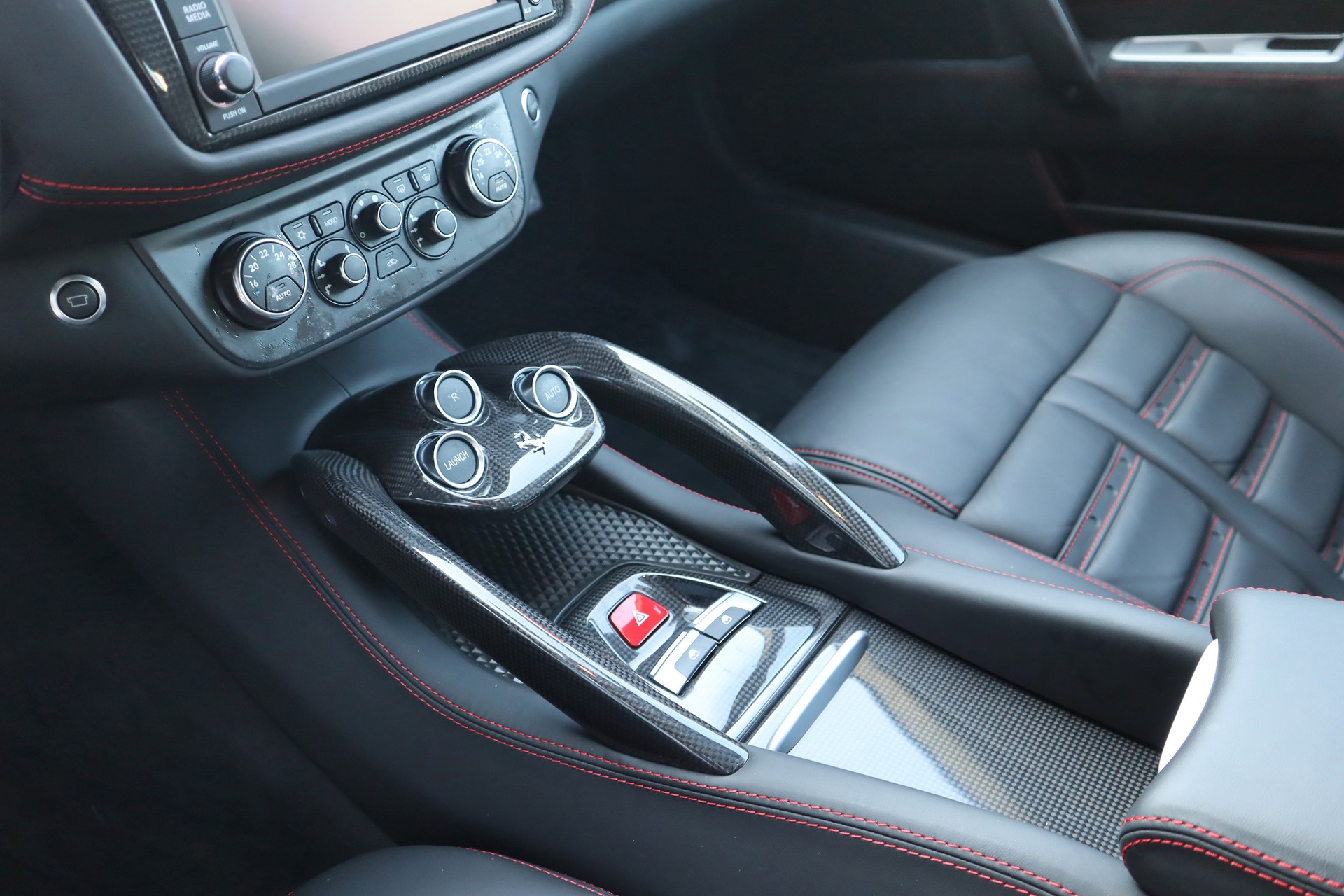 FERRARI FF-image-12