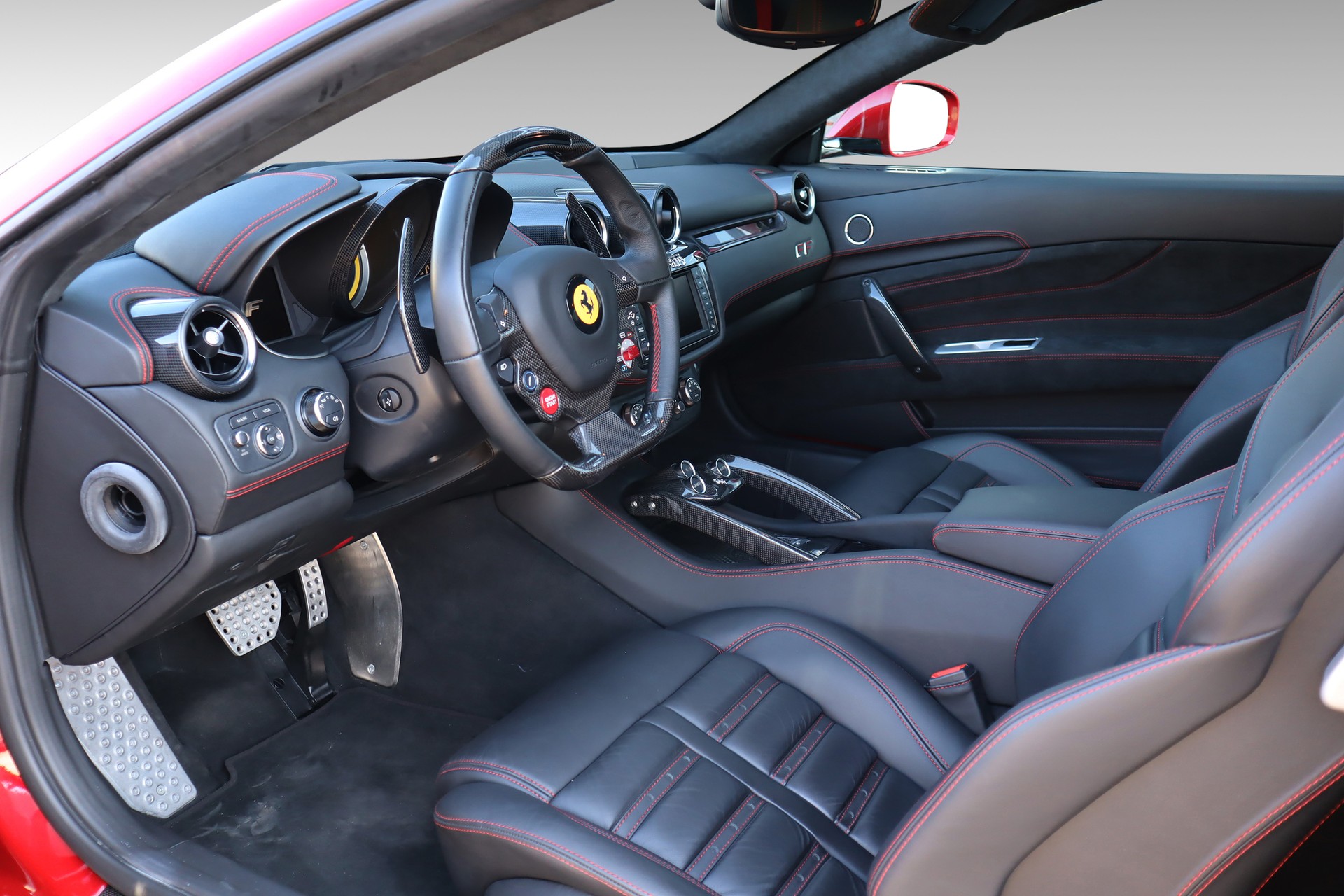 FERRARI FF-image-10