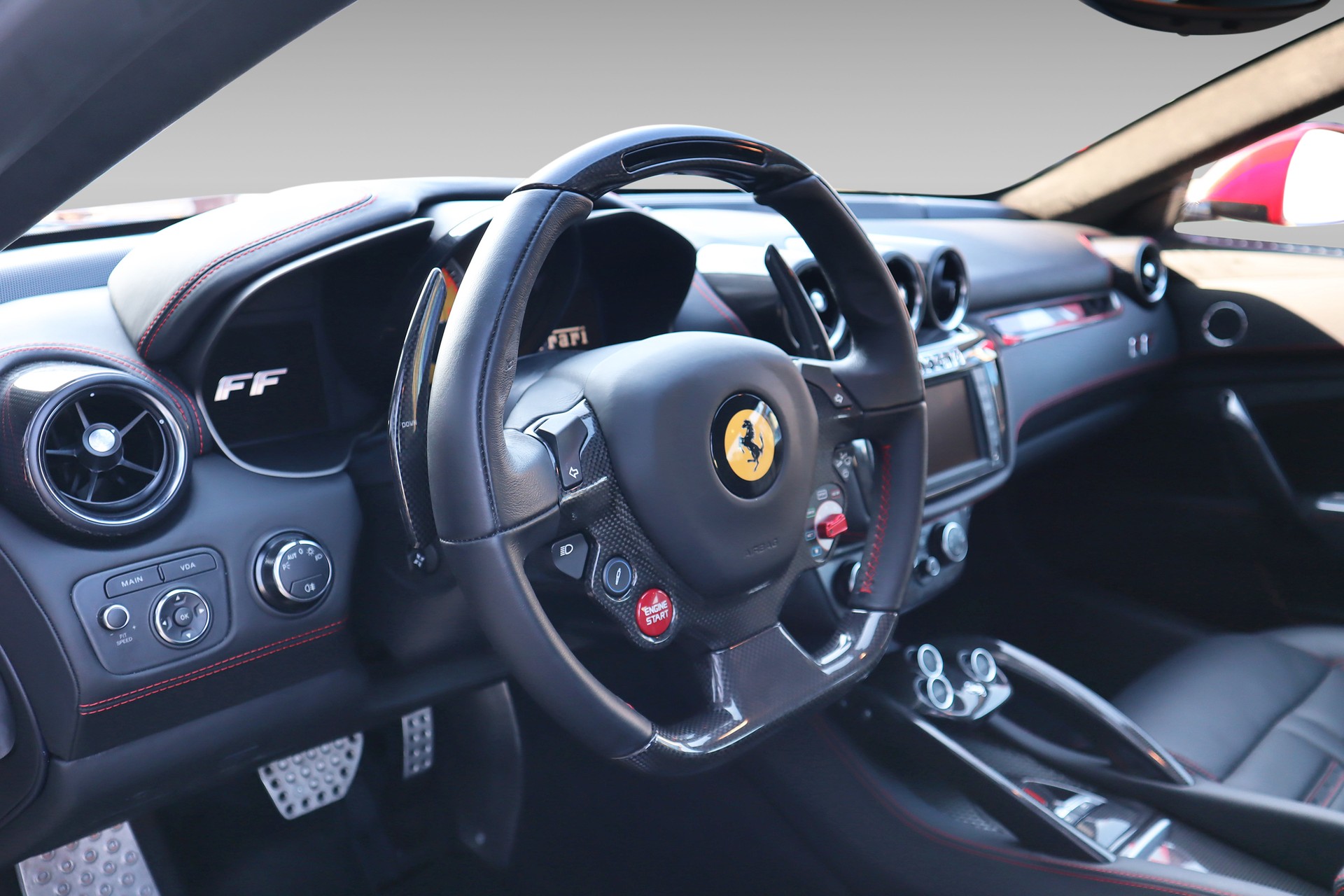 FERRARI FF-image-11