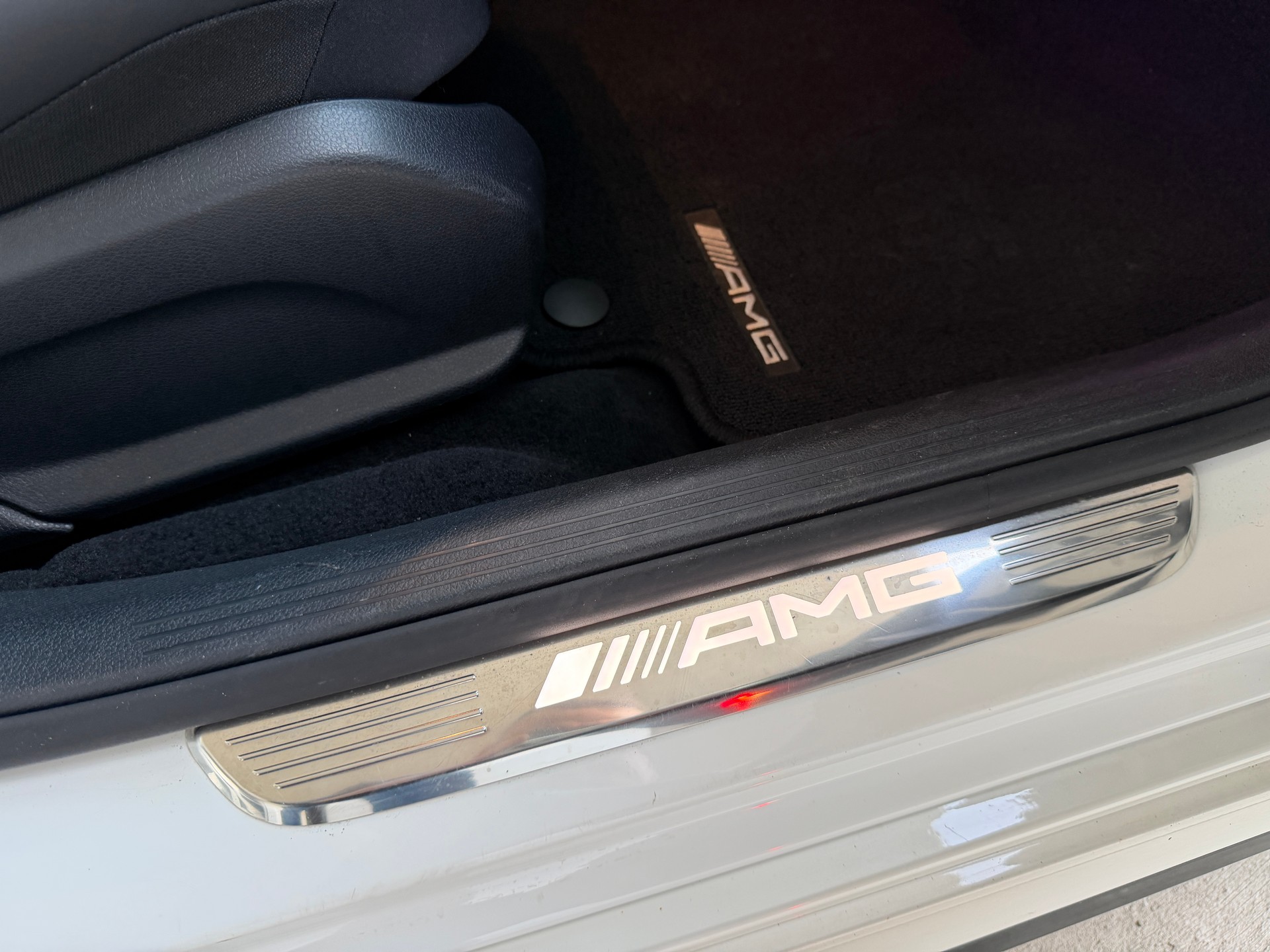 MERCEDES-BENZ E 63 AMG 4Matic Speedshift MCT-image-17