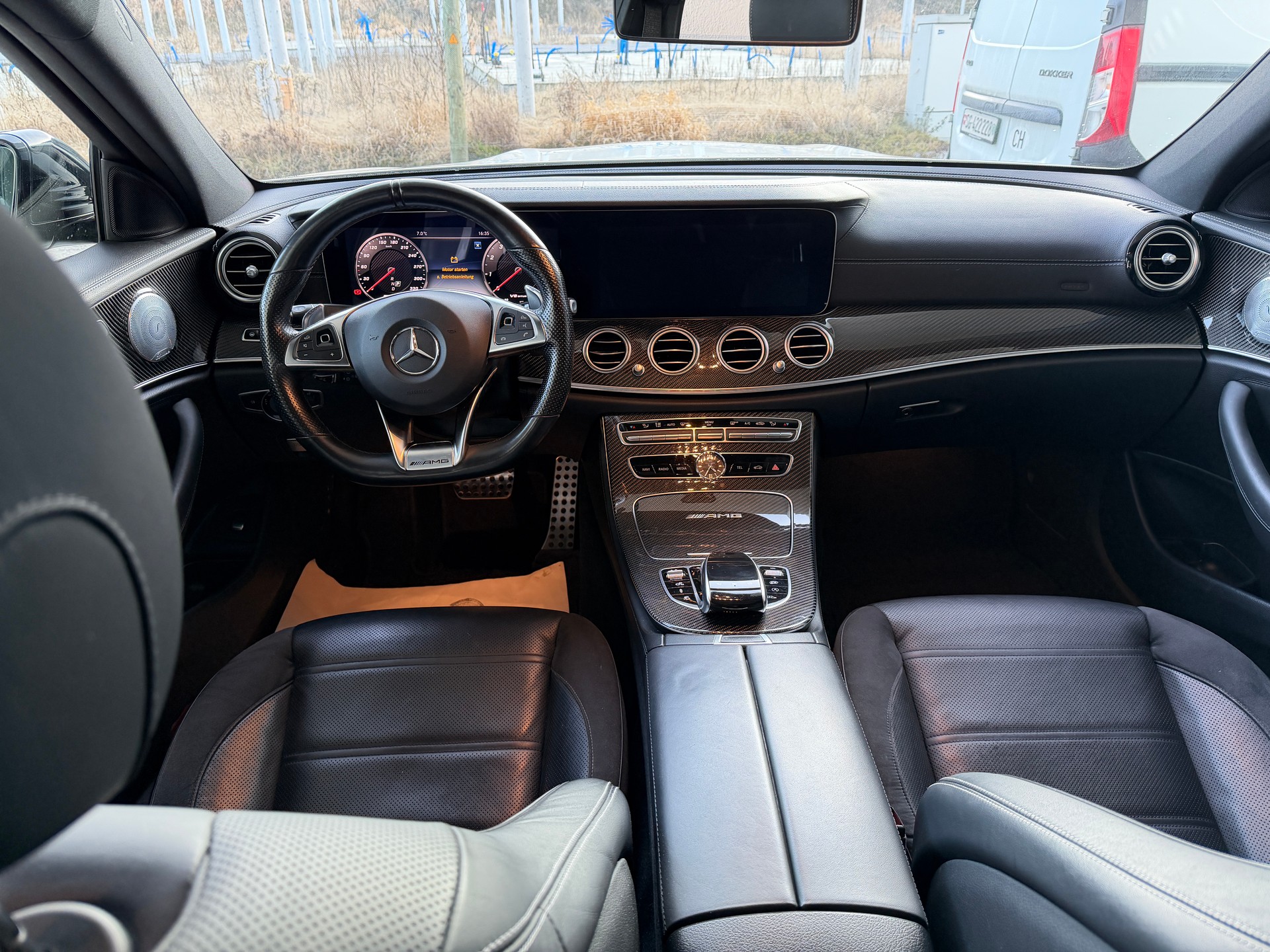 MERCEDES-BENZ E 63 AMG 4Matic Speedshift MCT-image-9