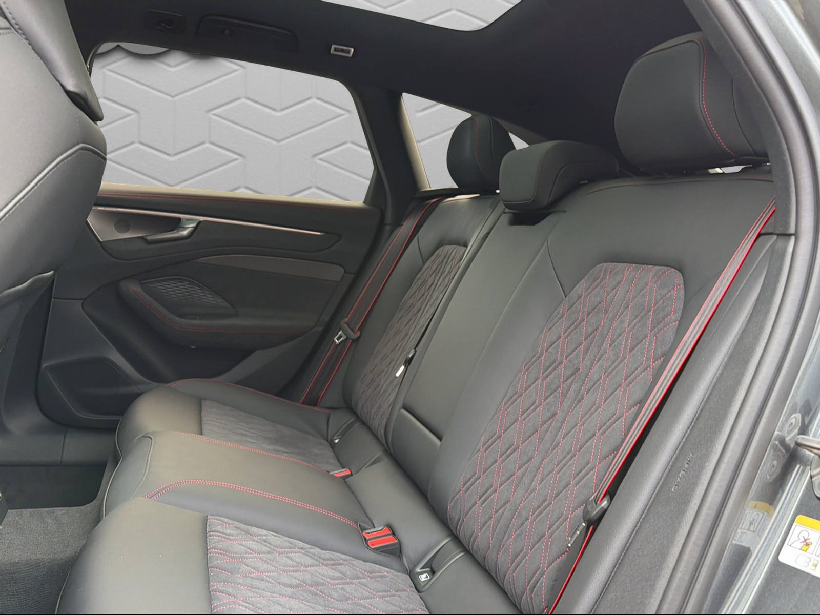 AUDI A6 Avant TFSI quattro 270 kW S tronic-image-12