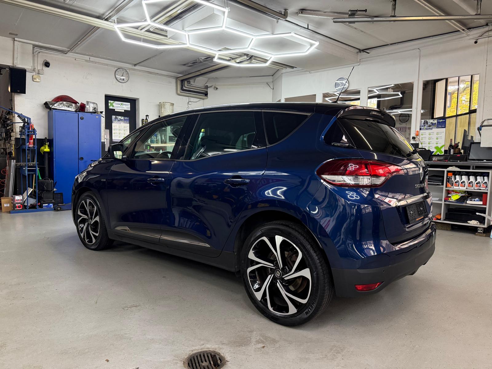 RENAULT Scénic 1.5 dCi Zen EDC-image-1