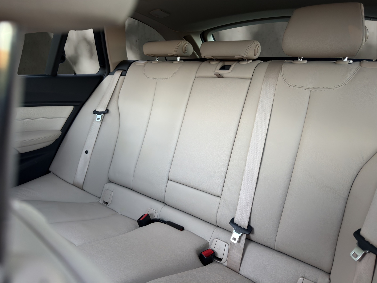 BMW 335d xDrive Touring Sport Line Steptronic-image-12