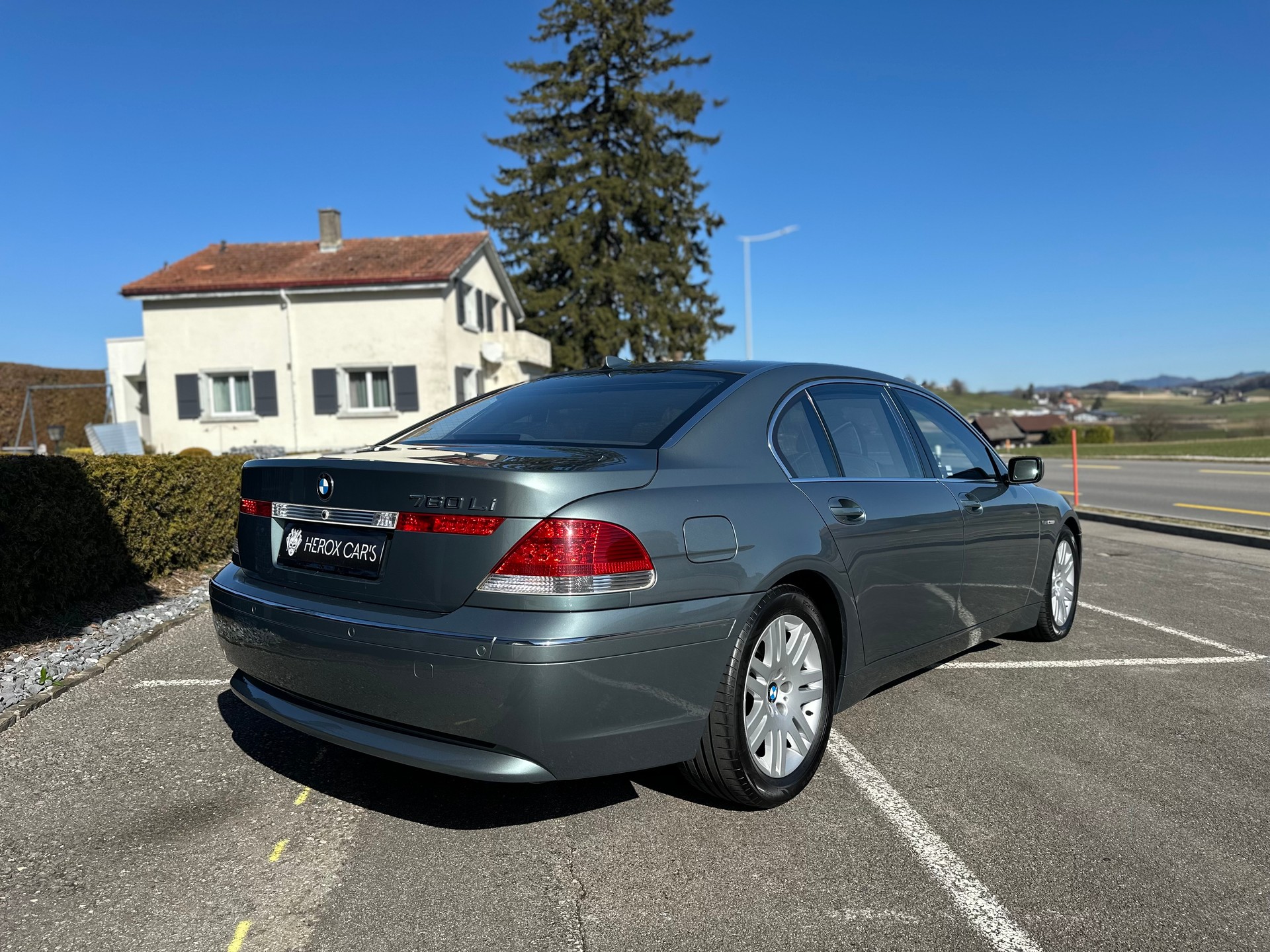 BMW 760i L Individual / CH Fahrzeug - Garantierte KM !!-image-26