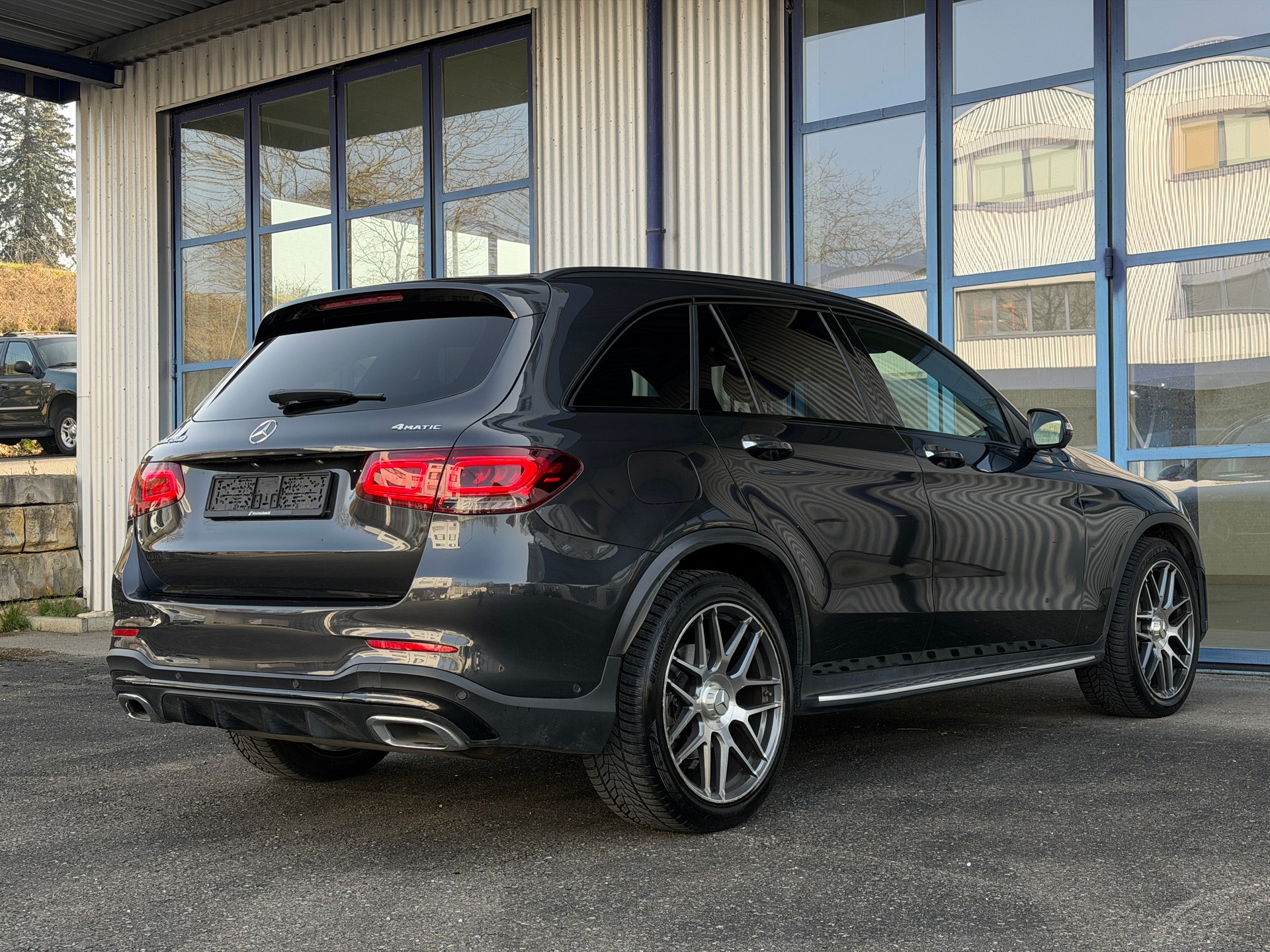 MERCEDES-BENZ GLC 200 AMG Line 4Matic 9G-Tronic-image-7