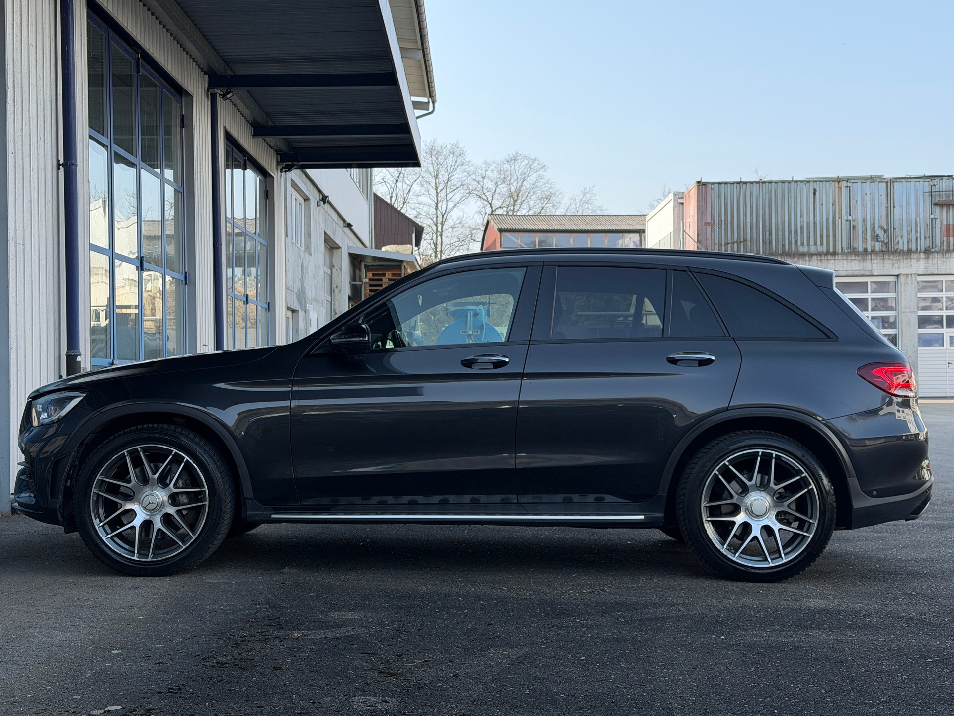 MERCEDES-BENZ GLC 200 AMG Line 4Matic 9G-Tronic-image-8