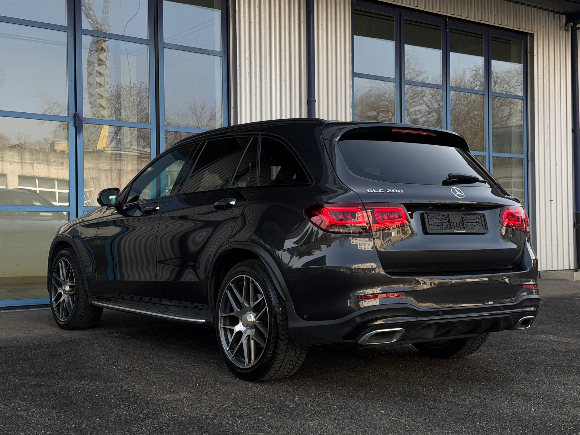 MERCEDES-BENZ GLC 200 AMG Line 4Matic 9G-Tronic-image-5