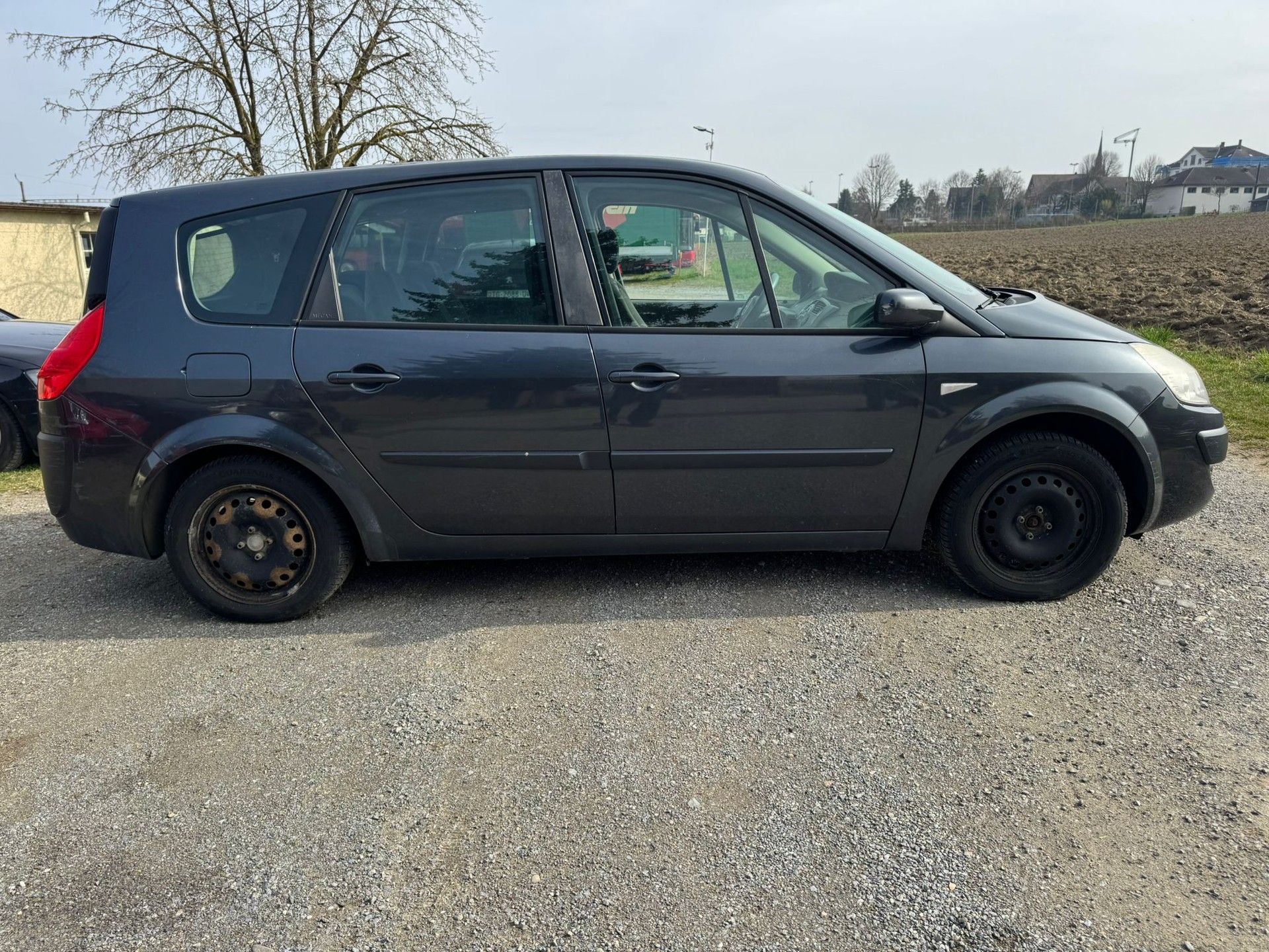 RENAULT Grand Scénic 1.9 dCi Dynamique-image-3