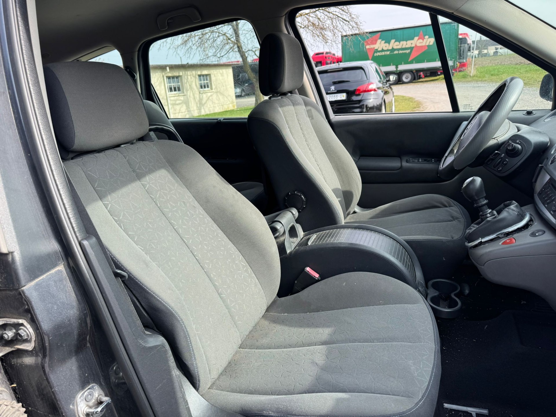 RENAULT Grand Scénic 1.9 dCi Dynamique-image-6