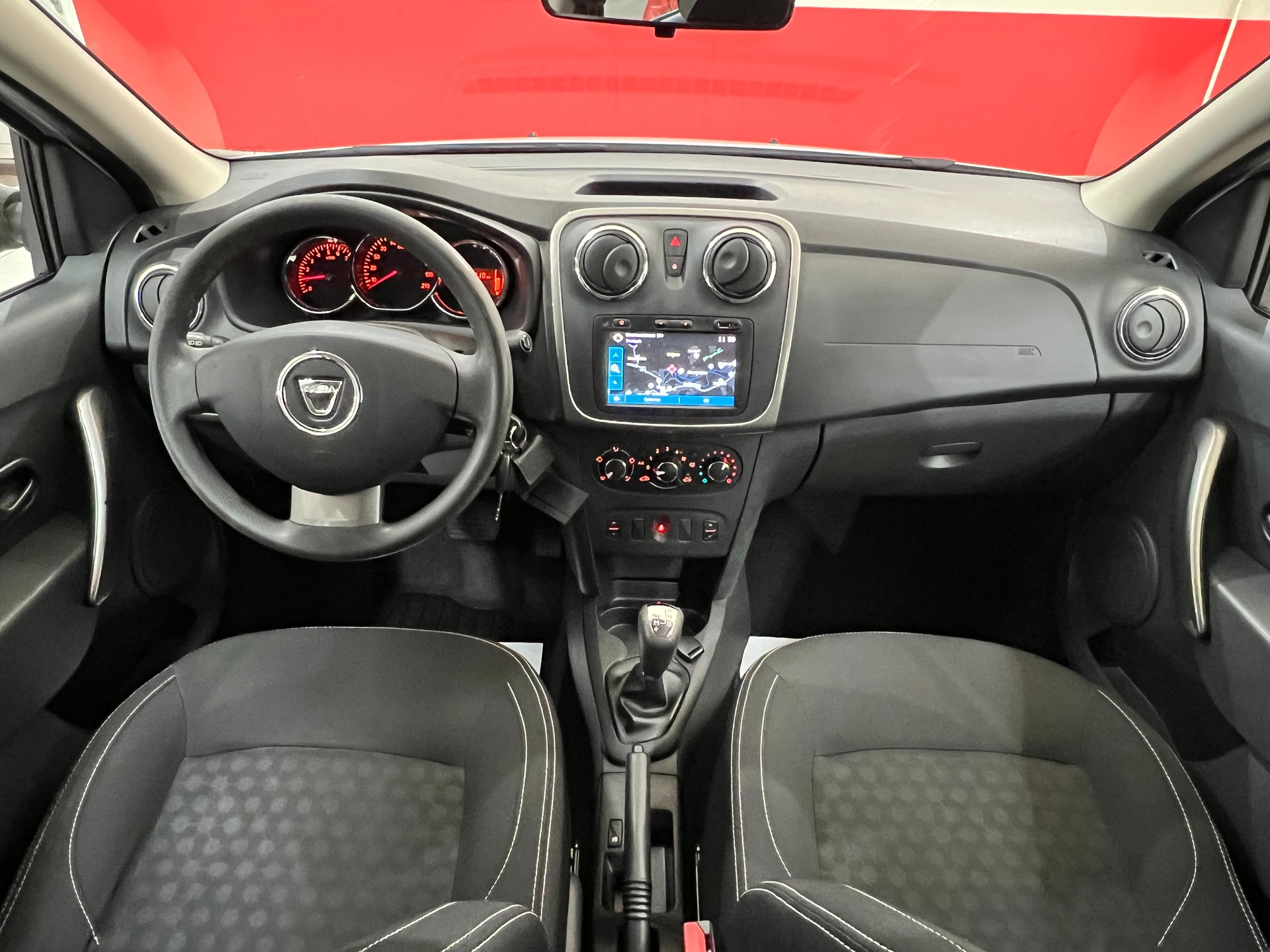 DACIA Logan MCV 0.9 Lauréate Automatic-image-9
