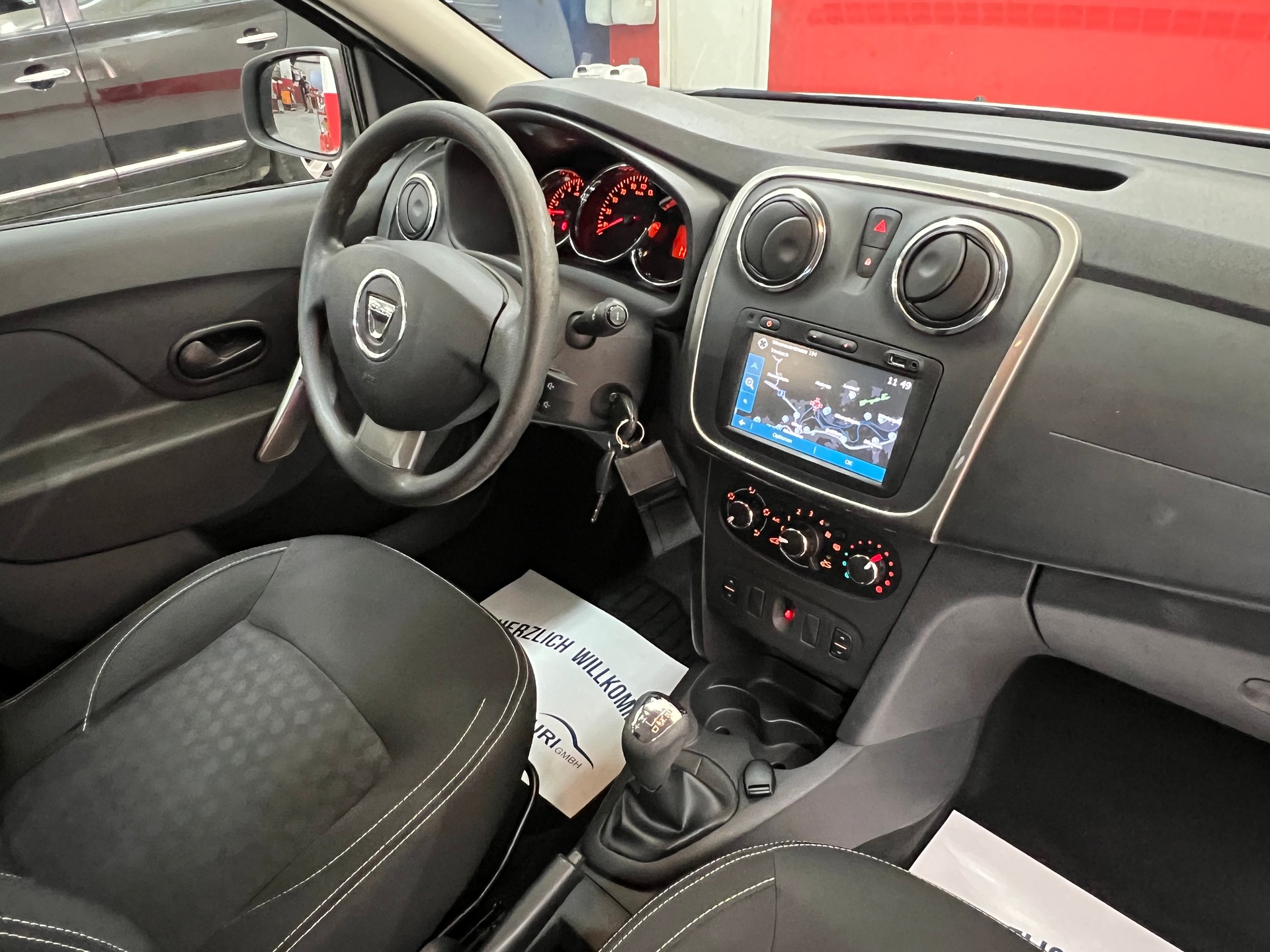 DACIA Logan MCV 0.9 Lauréate Automatic-image-13