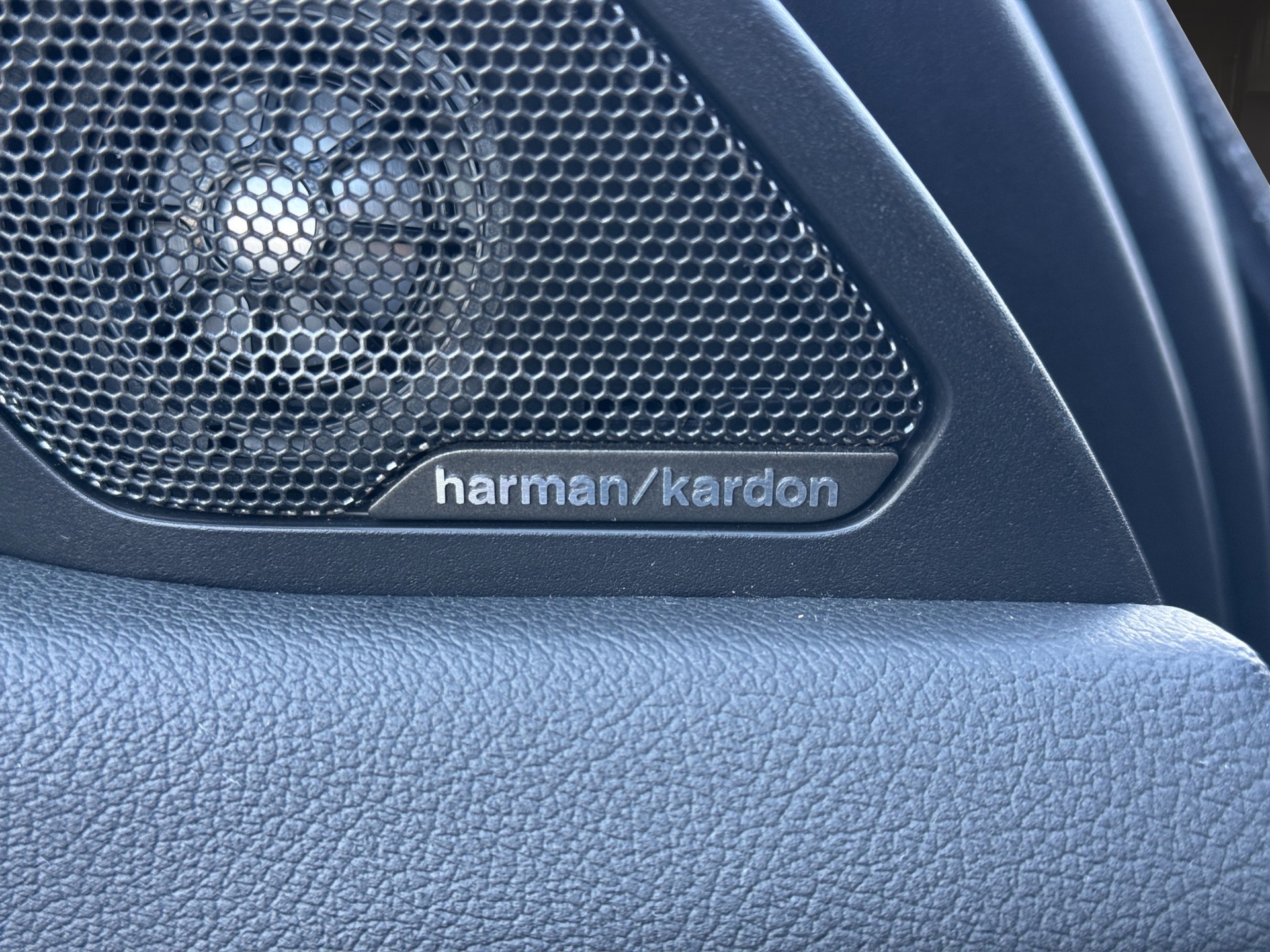 BMW 118d Steptronic Pure M Sport-image-16