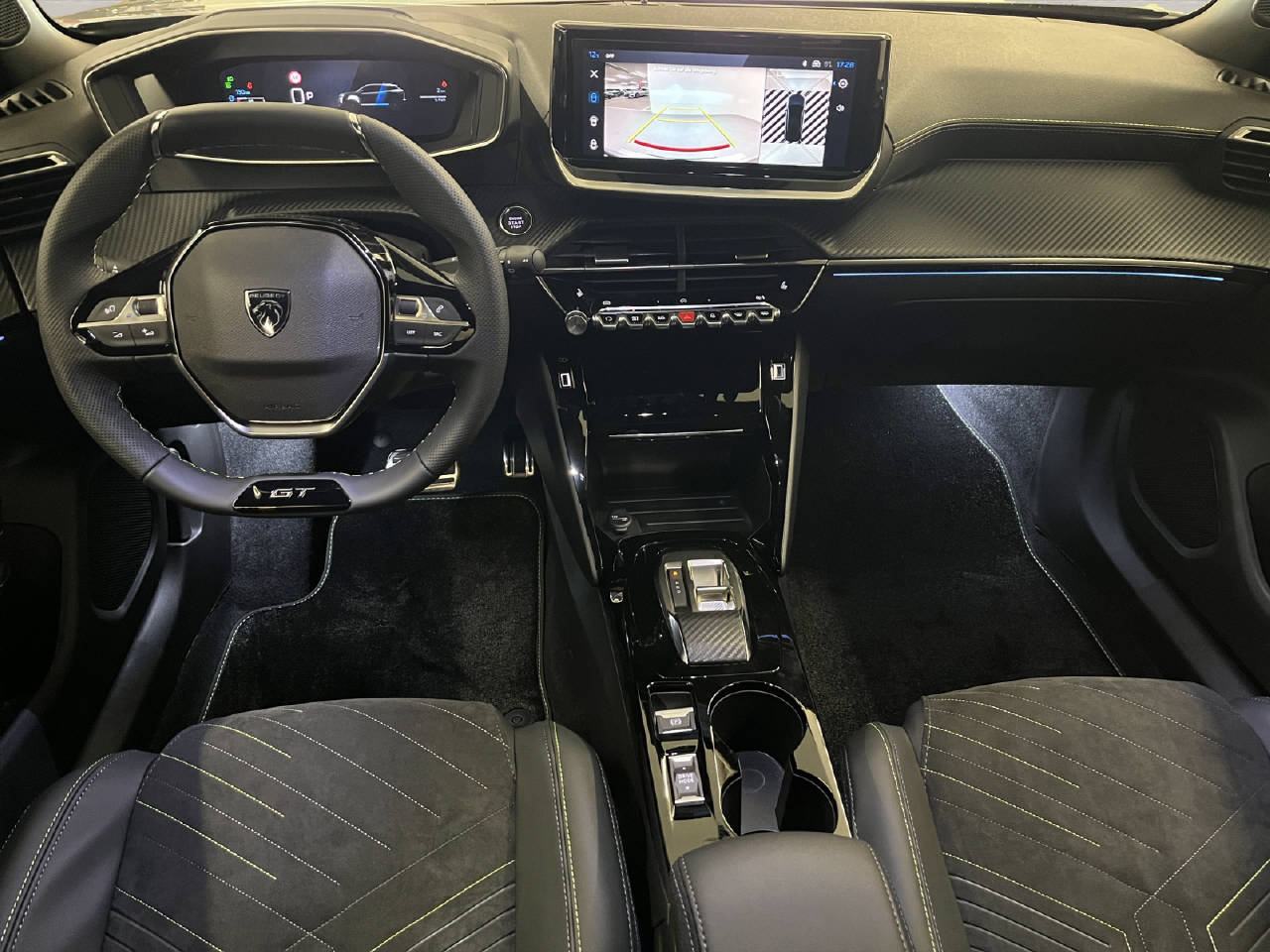 PEUGEOT 2008 1.2 Hybrid 145 GT-image-5
