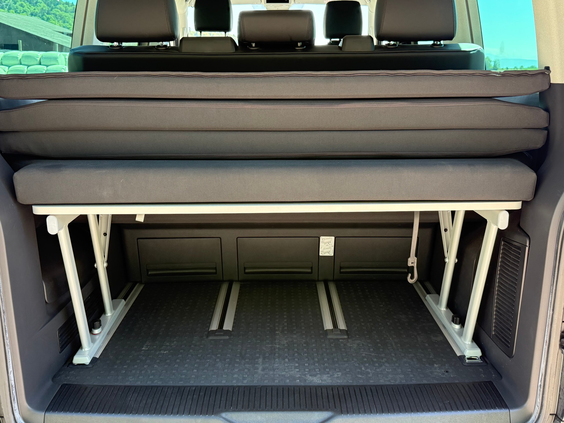 VW T6.1 Beach Edition Spirit DSG 4 Motion-image-9