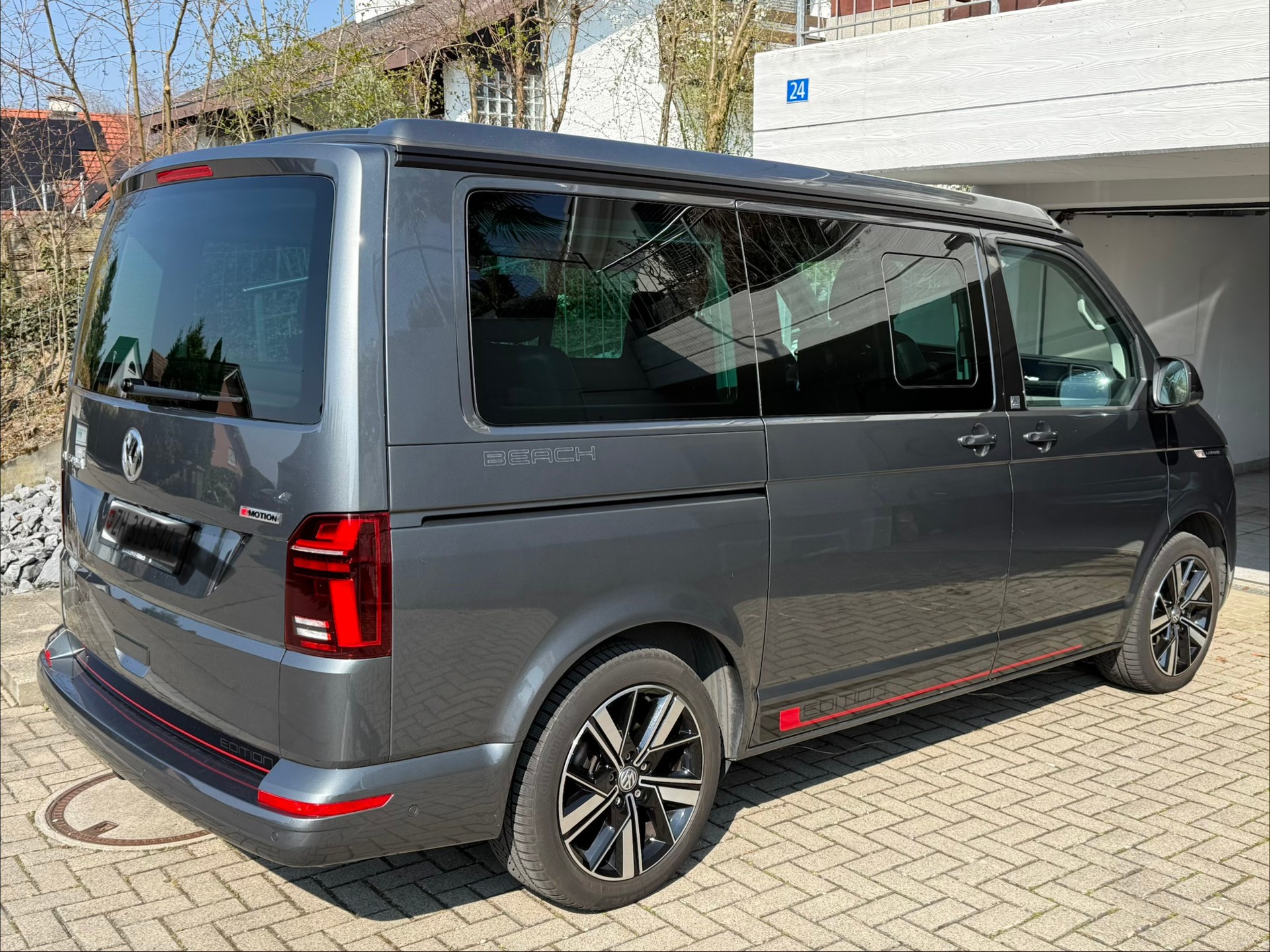 VW T6.1 Beach Edition Spirit DSG 4 Motion-image-3