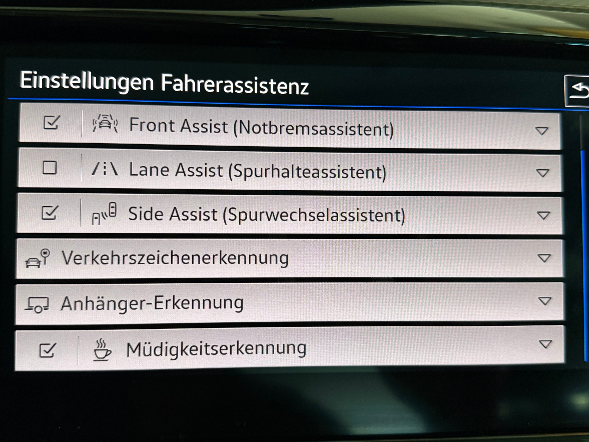VW T6.1 Beach Edition Spirit DSG 4 Motion-image-7