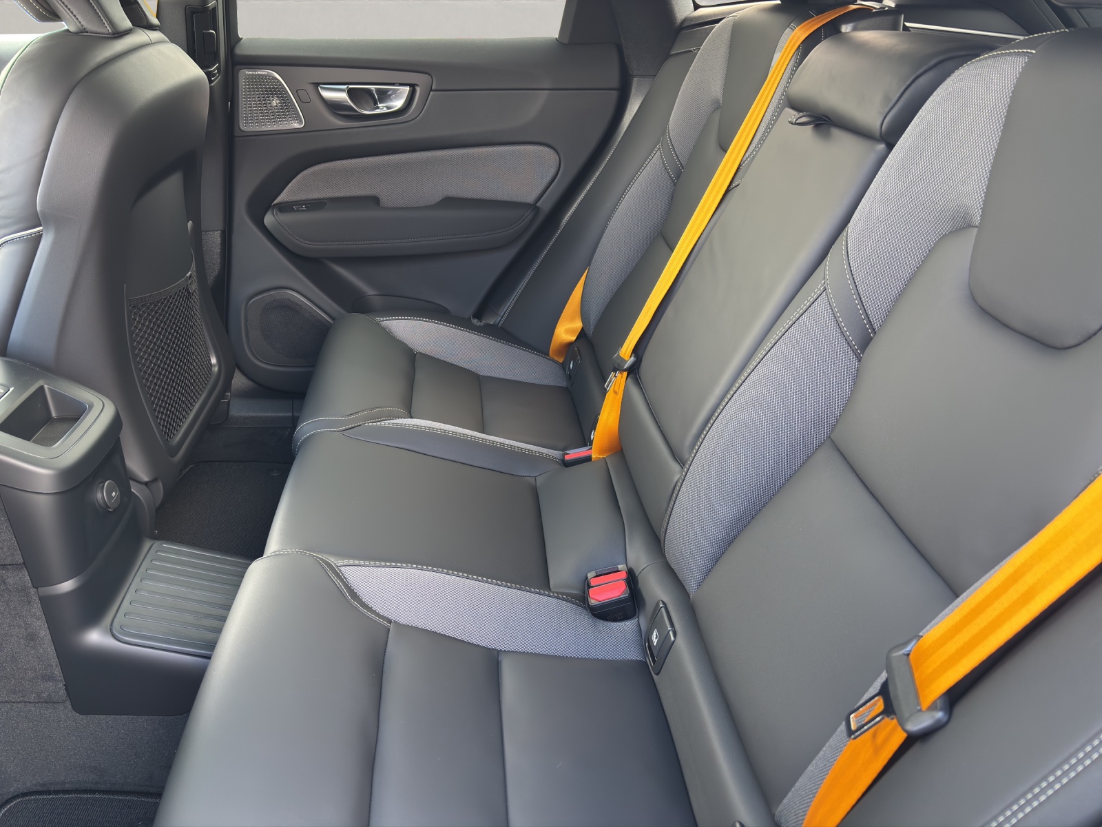 VOLVO XC60 2.0 T8 TE Polestar Last Edition eAWD-image-8