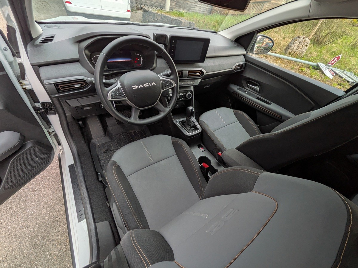 DACIA Jogger HEV 140 Extreme-image-2
