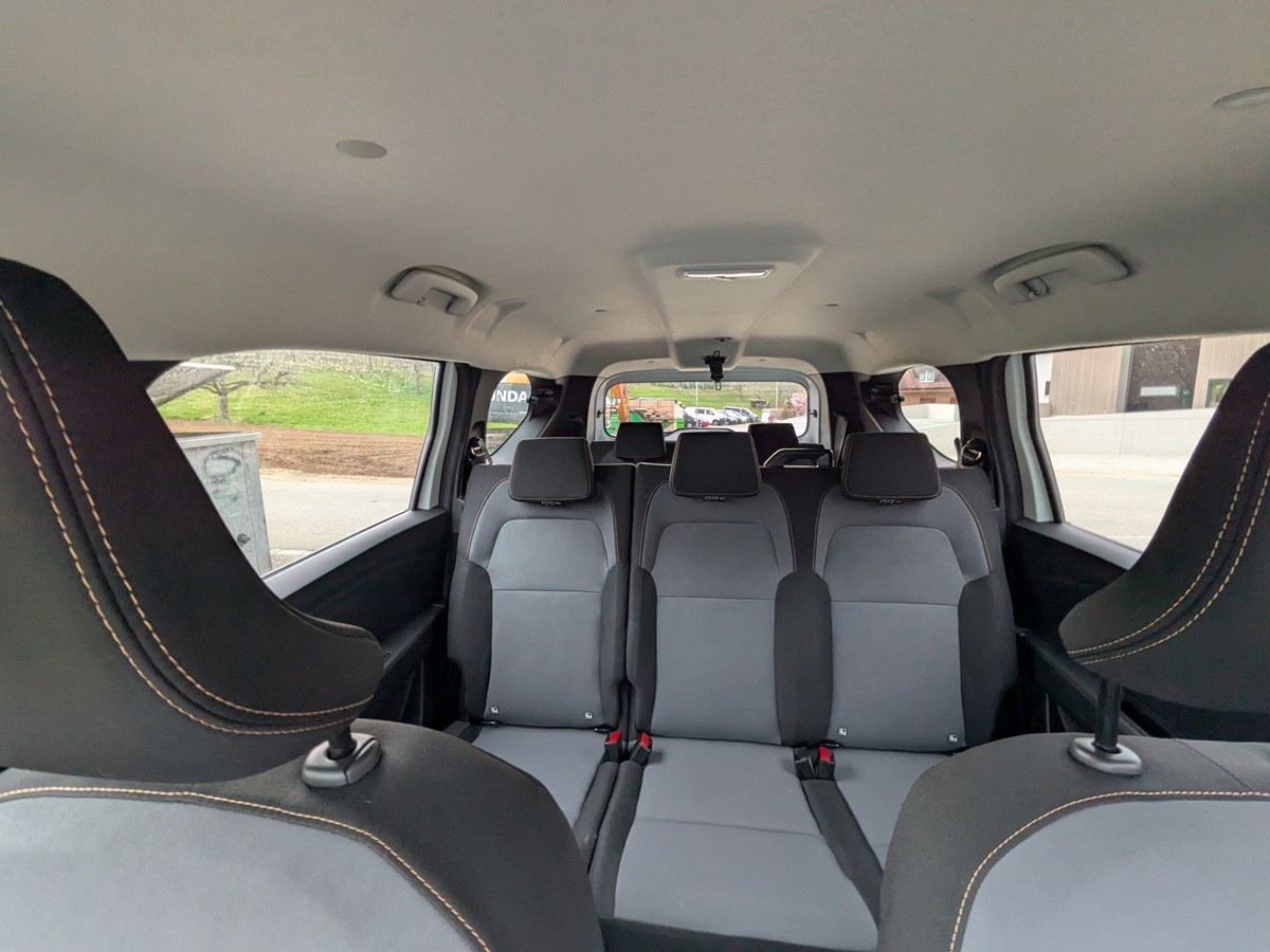 DACIA Jogger HEV 140 Extreme-image-3