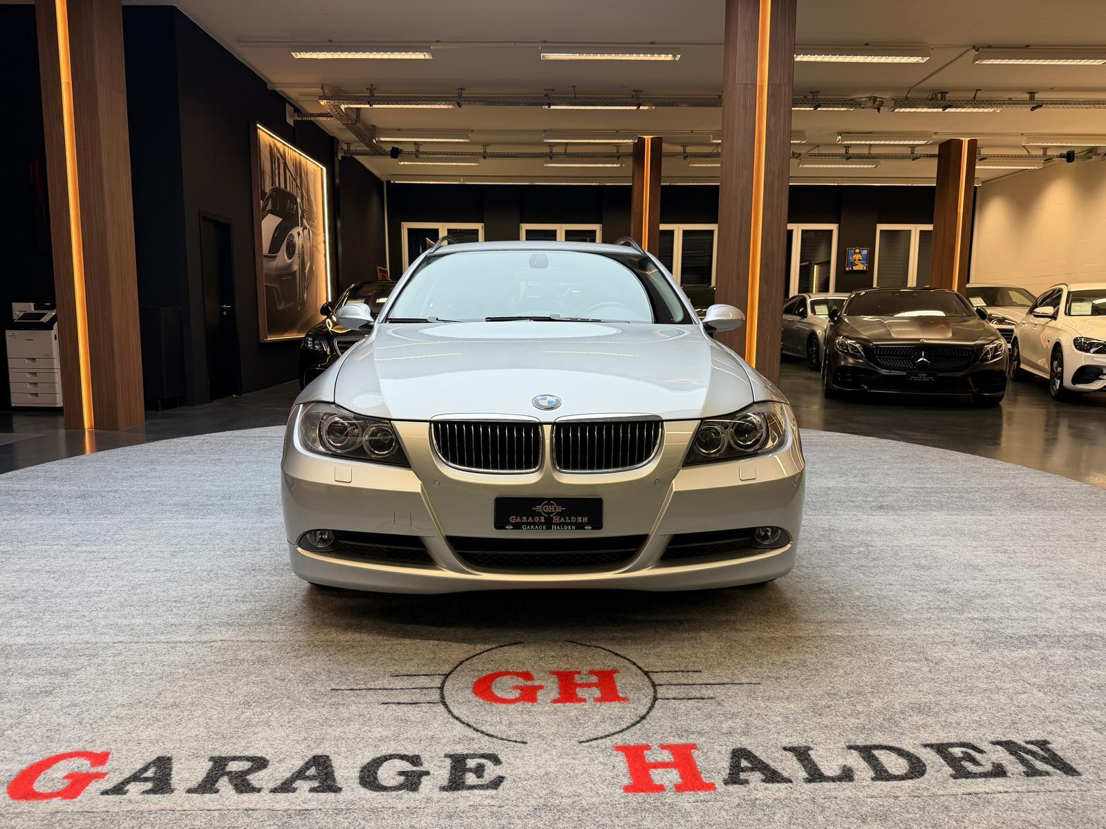 BMW 325i Touring-image-1