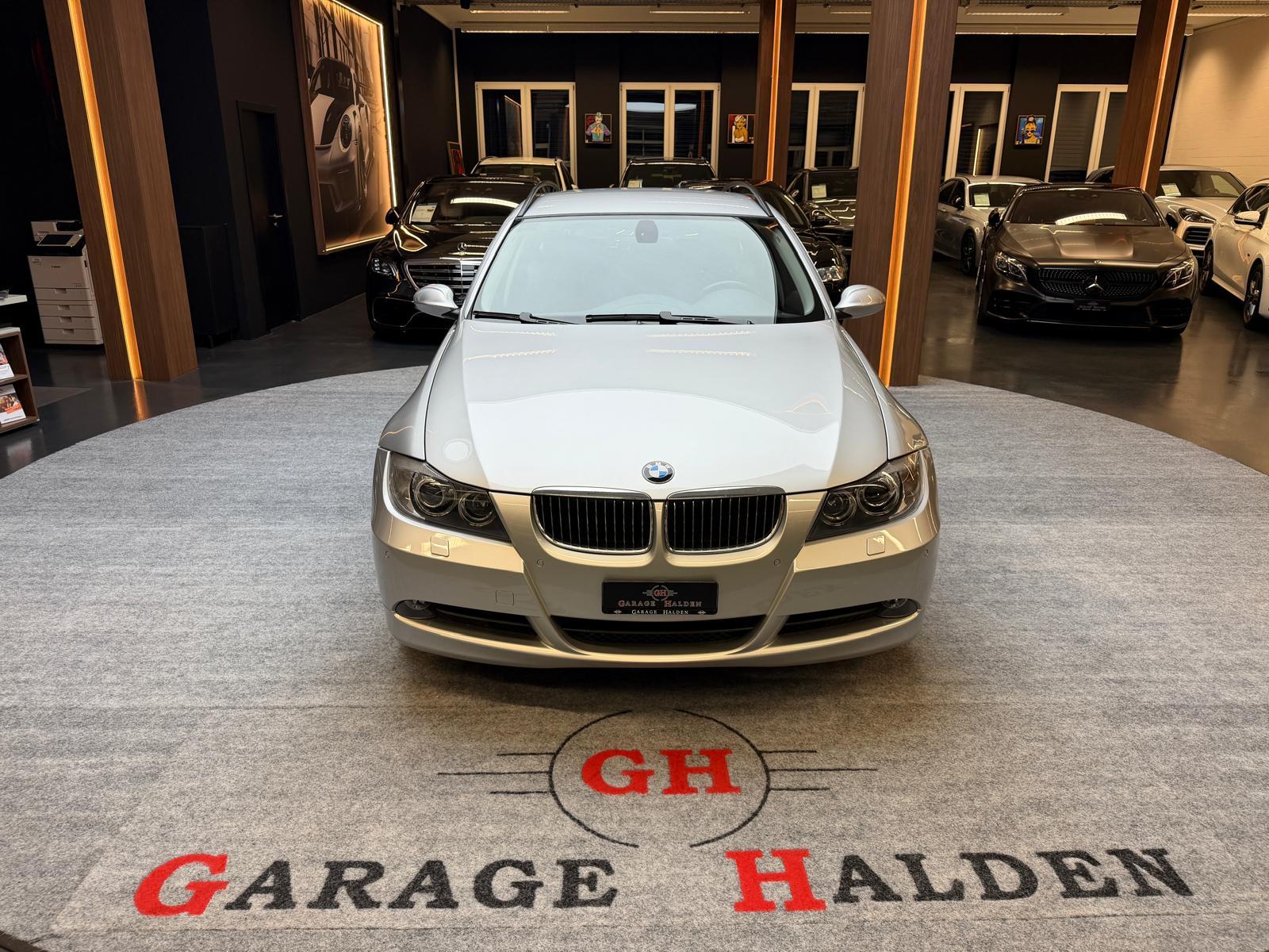 BMW 325i Touring-image-2