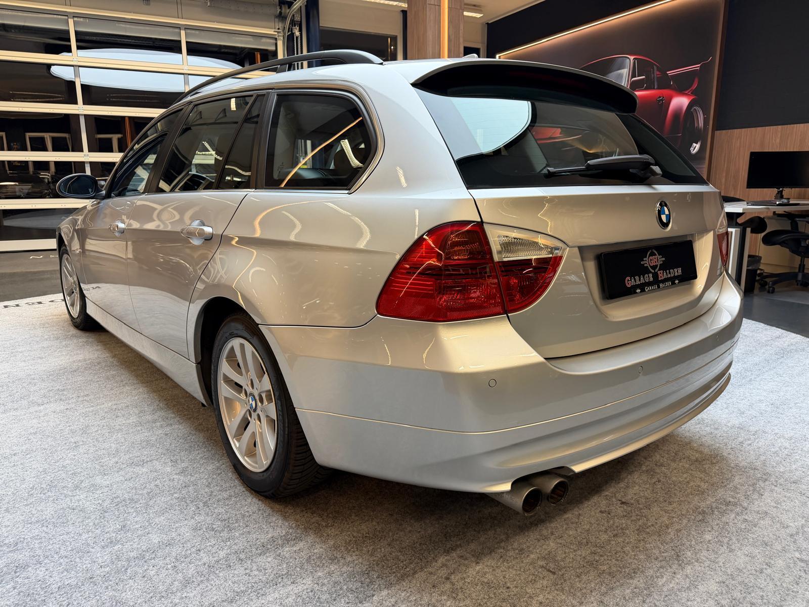 BMW 325i Touring-image-5