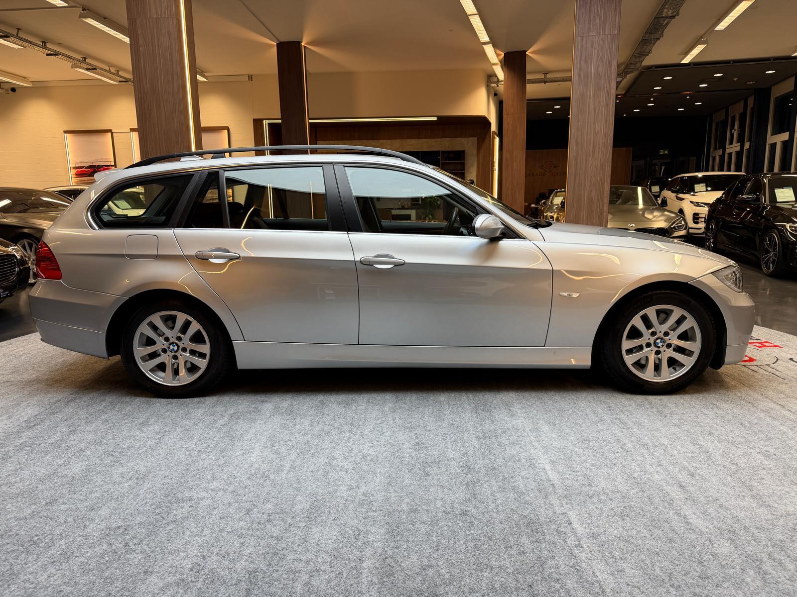 BMW 325i Touring-image-8