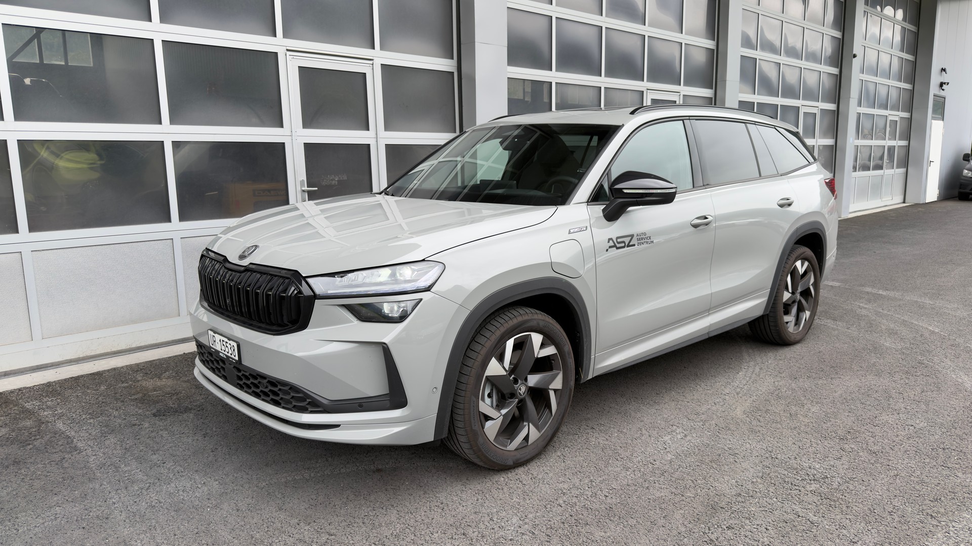 SKODA Kodiaq 1.5 TSI PHEV SportLine 2WD-image-0