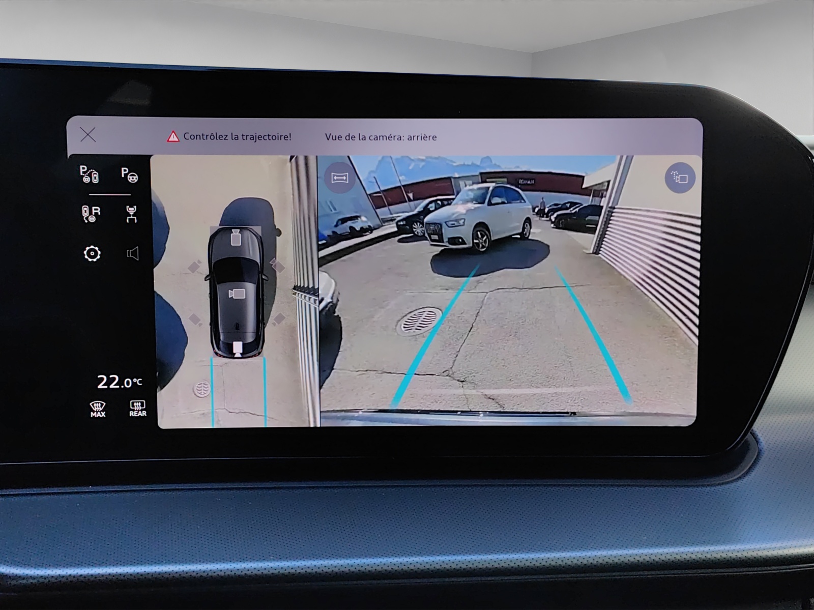 AUDI Q3 Sportback e-hybrid 200 kW S tronig-image-11