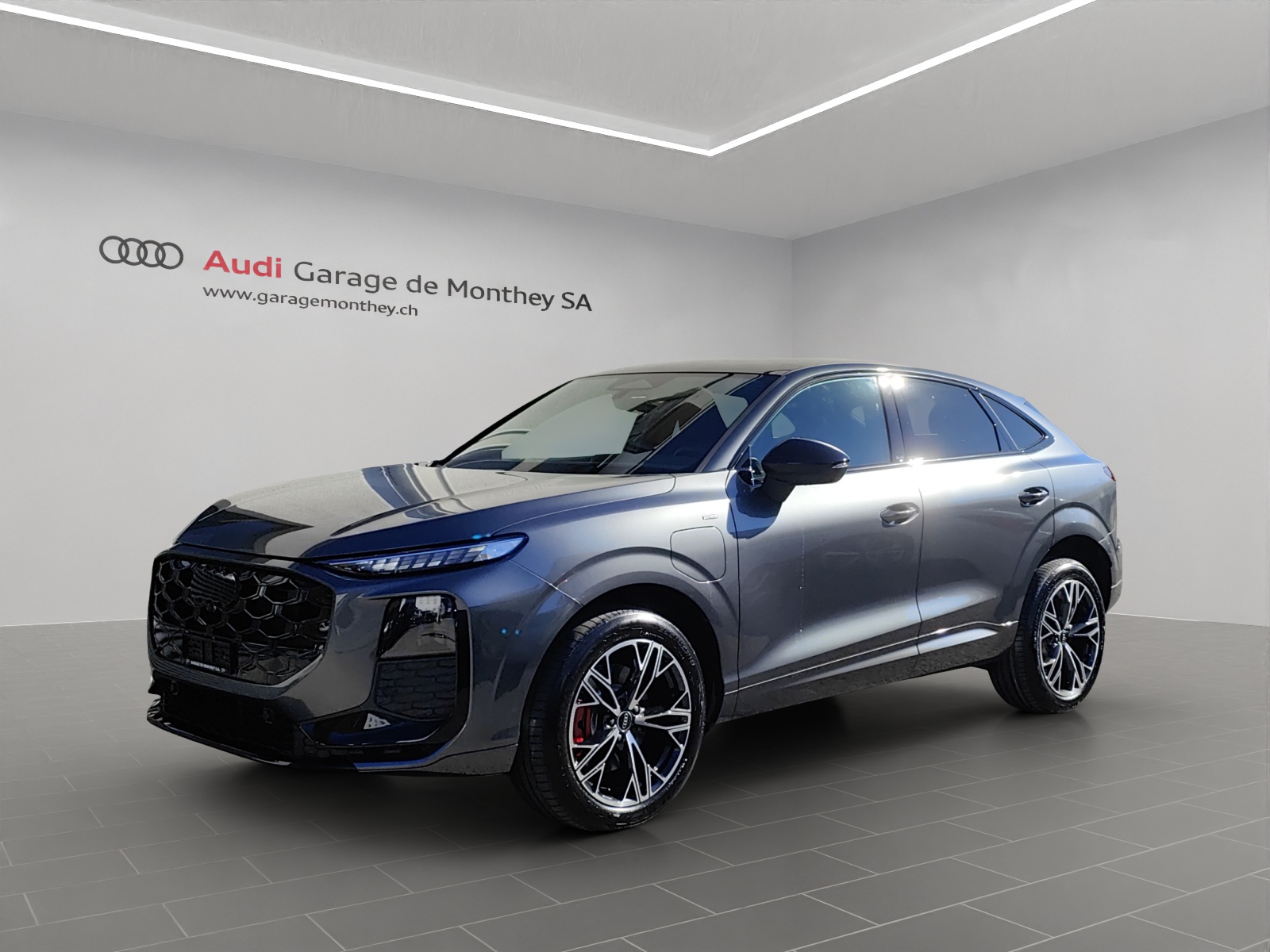 AUDI Q3 Sportback e-hybrid 200 kW S tronig-image-0