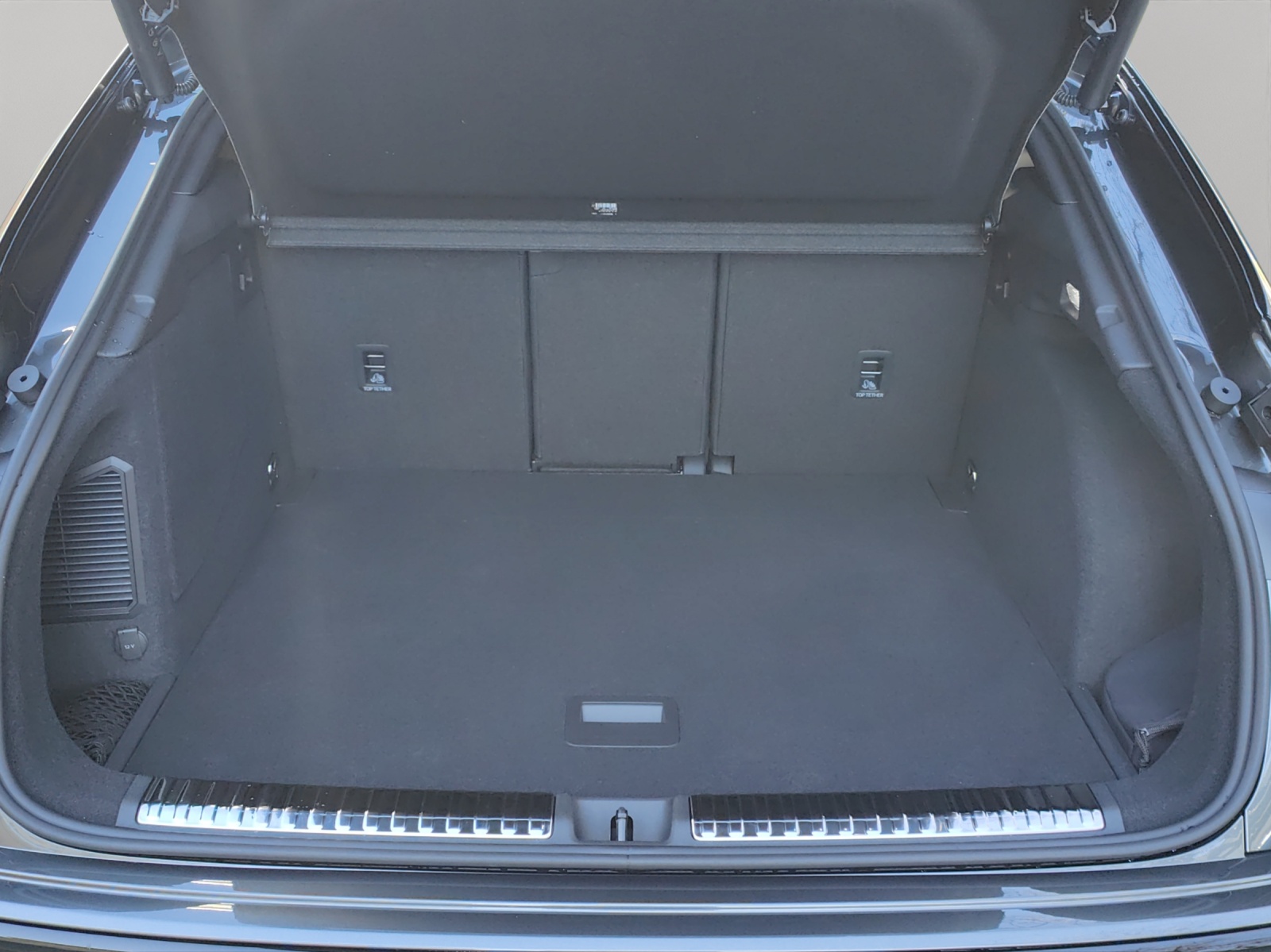 AUDI Q3 Sportback e-hybrid 200 kW S tronig-image-13