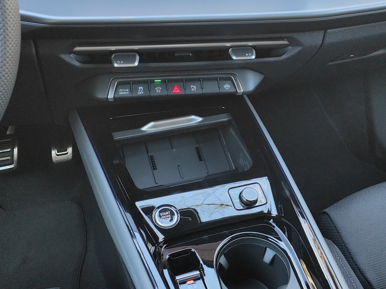 AUDI Q3 Sportback e-hybrid 200 kW S tronig-image-8