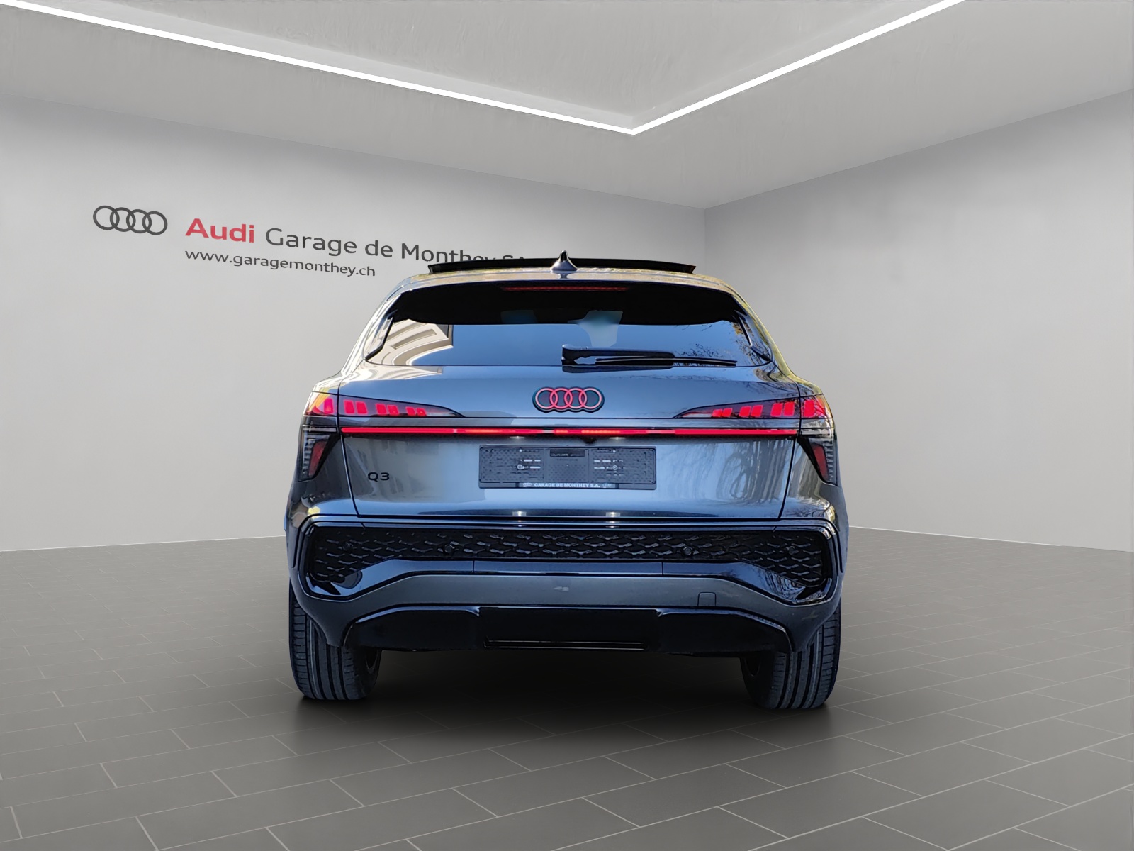 AUDI Q3 Sportback e-hybrid 200 kW S tronig-image-3