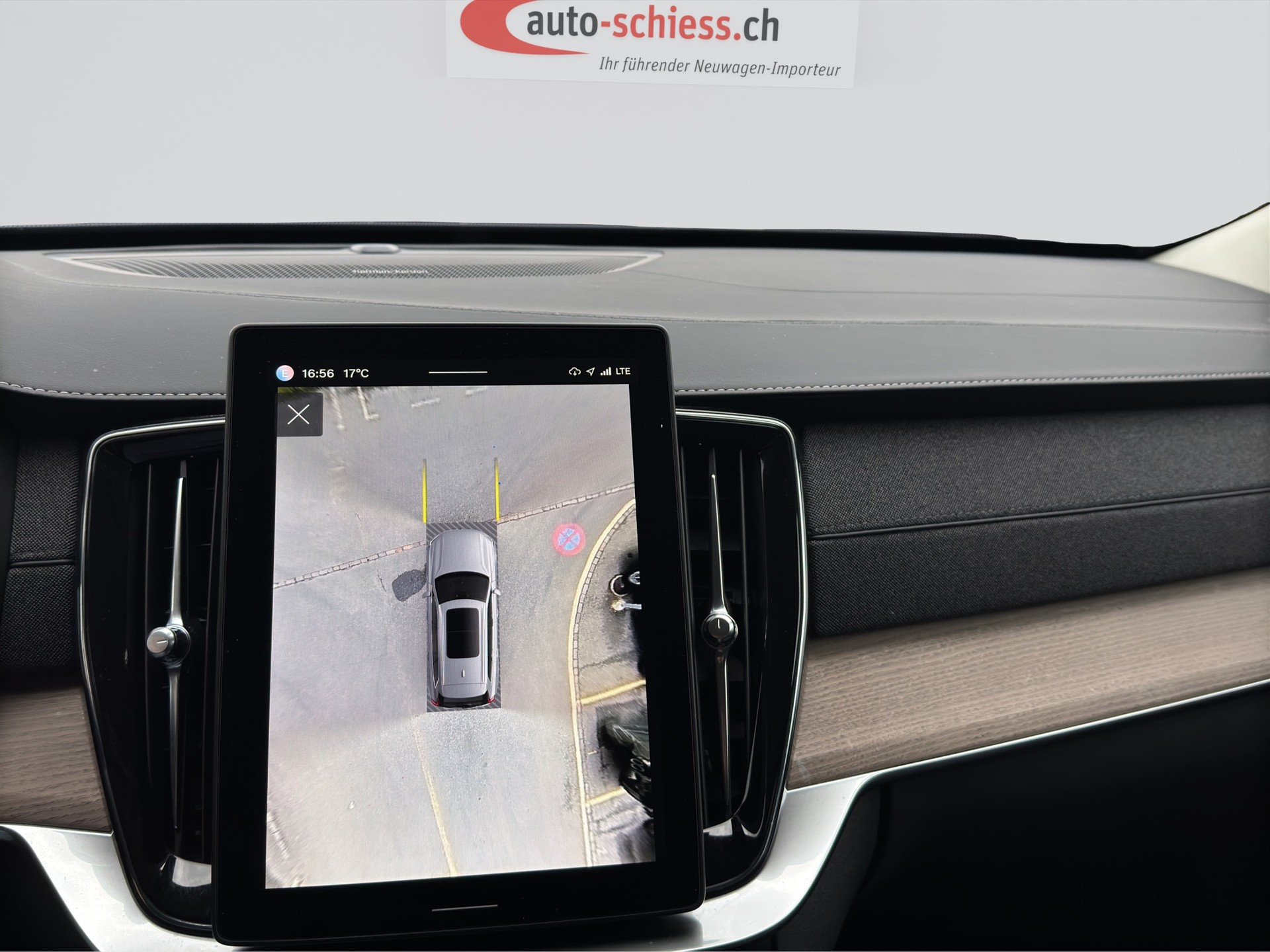 VOLVO XC90 T8e AWD Plus Dark PluginHybrid Geartronic-image-15