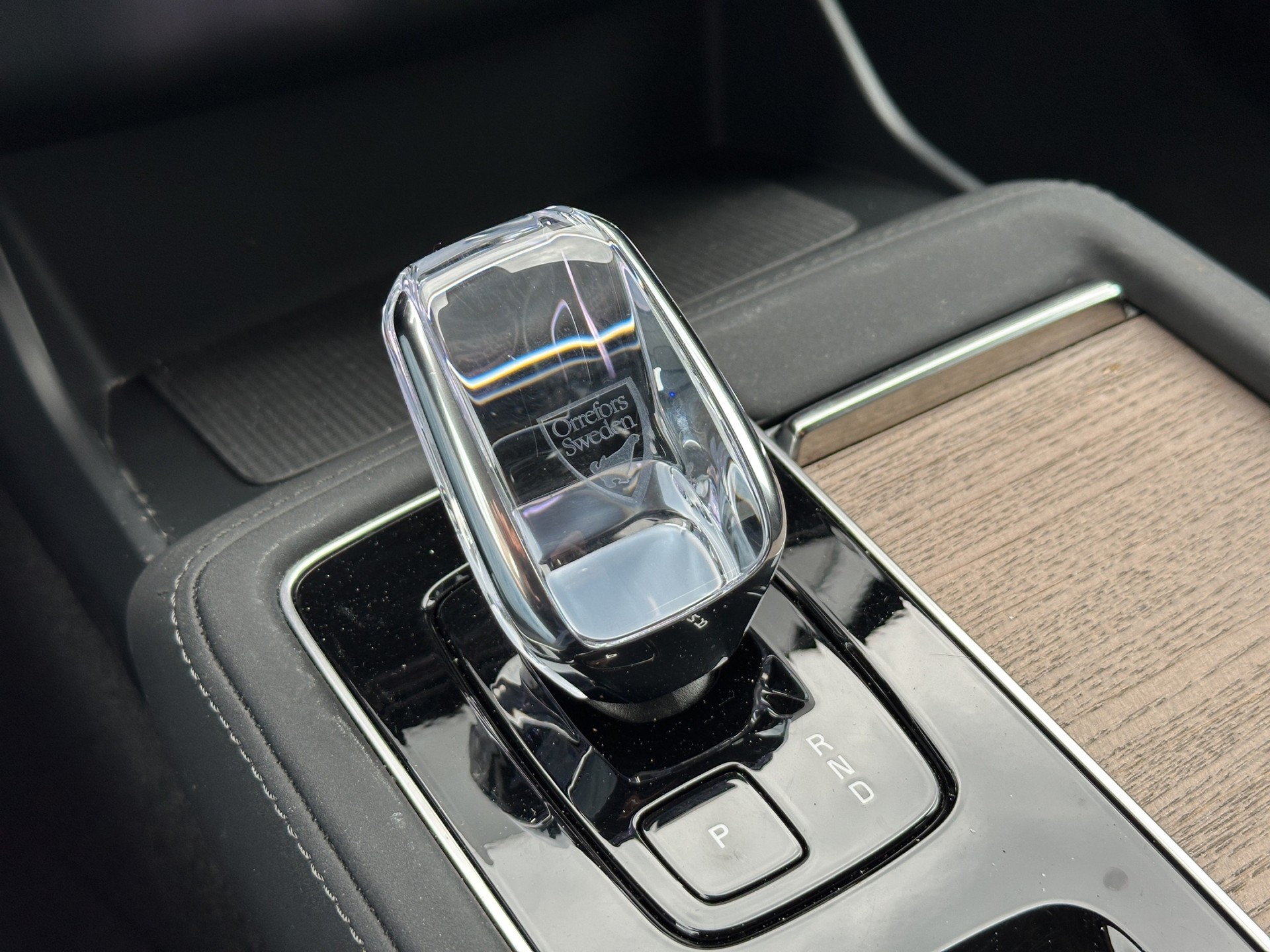 VOLVO XC90 T8e AWD Plus Dark PluginHybrid Geartronic-image-16
