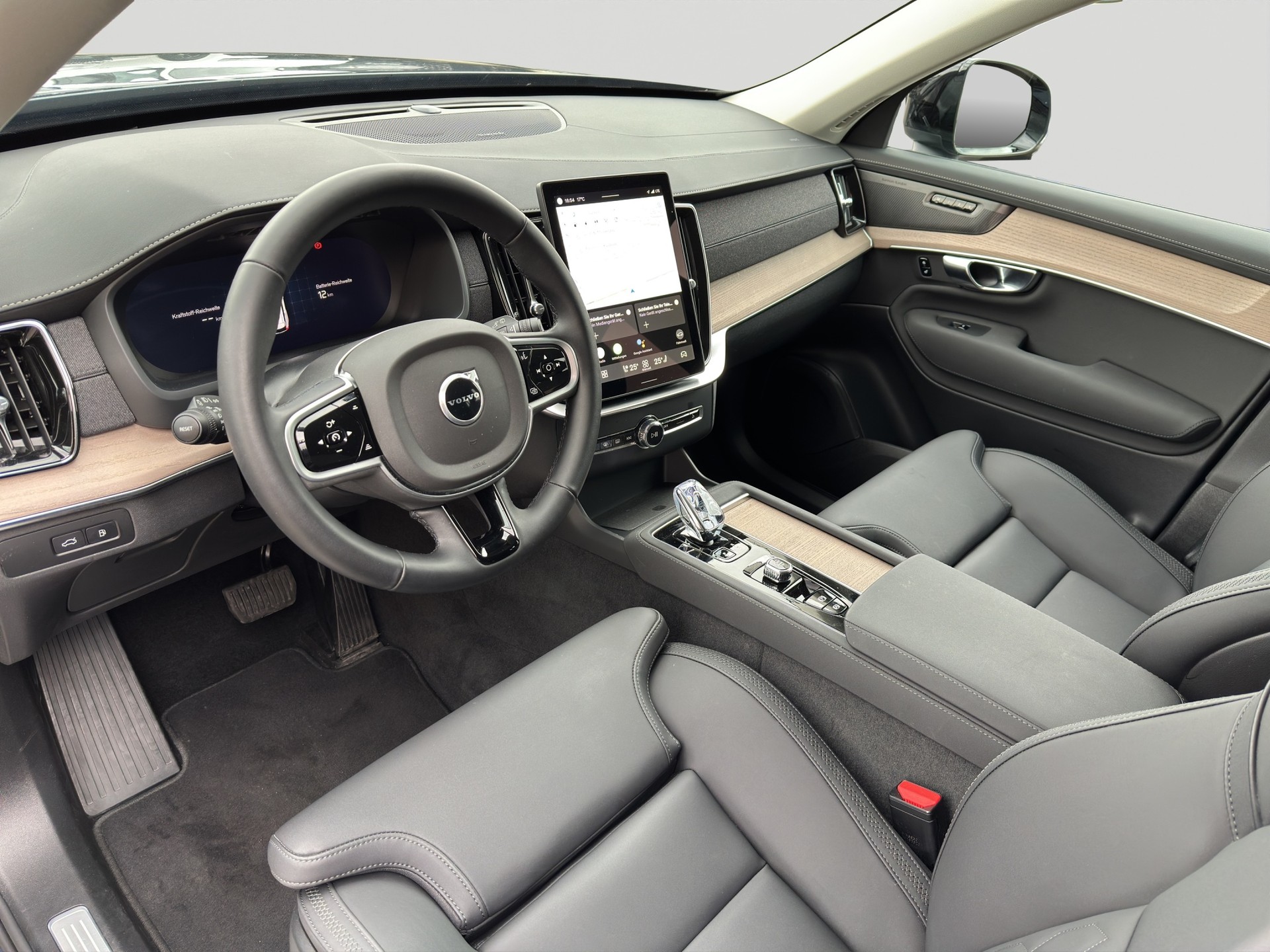 VOLVO XC90 T8e AWD Plus Dark PluginHybrid Geartronic-image-6