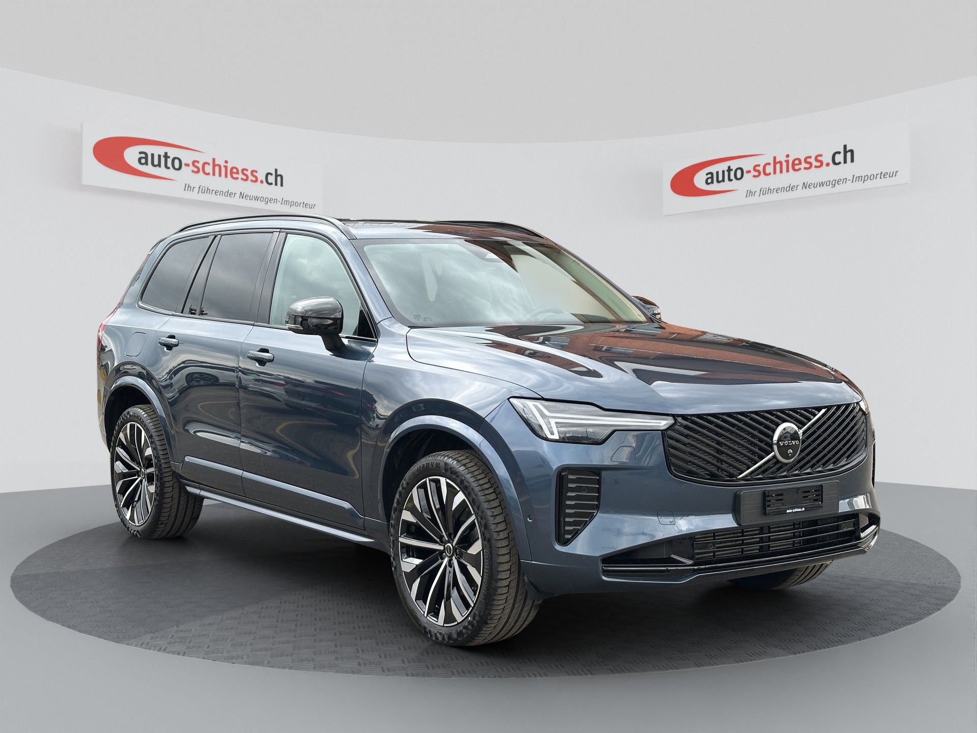 VOLVO XC90 T8e AWD Plus Dark PluginHybrid Geartronic-image-0