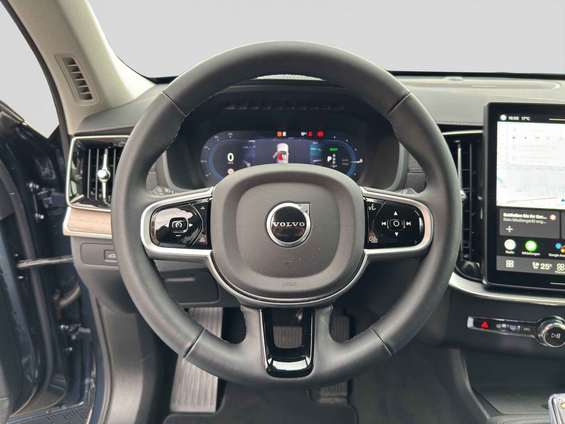 VOLVO XC90 T8e AWD Plus Dark PluginHybrid Geartronic-image-11
