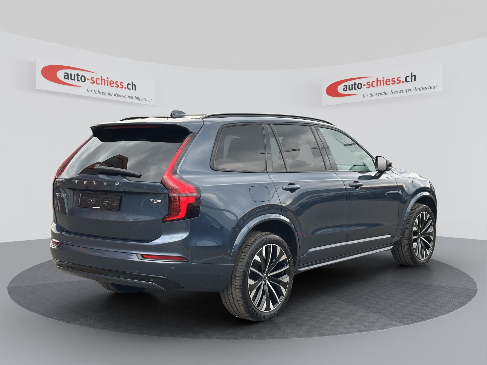 VOLVO XC90 T8e AWD Plus Dark PluginHybrid Geartronic-image-4