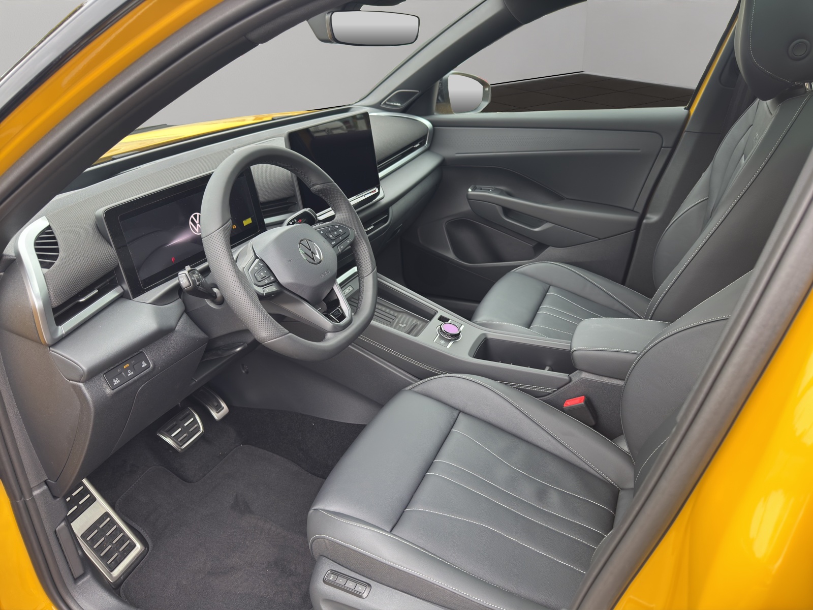 VW T-Roc 1.5 eTSI mHEV R-Line DSG-showroom-element-3