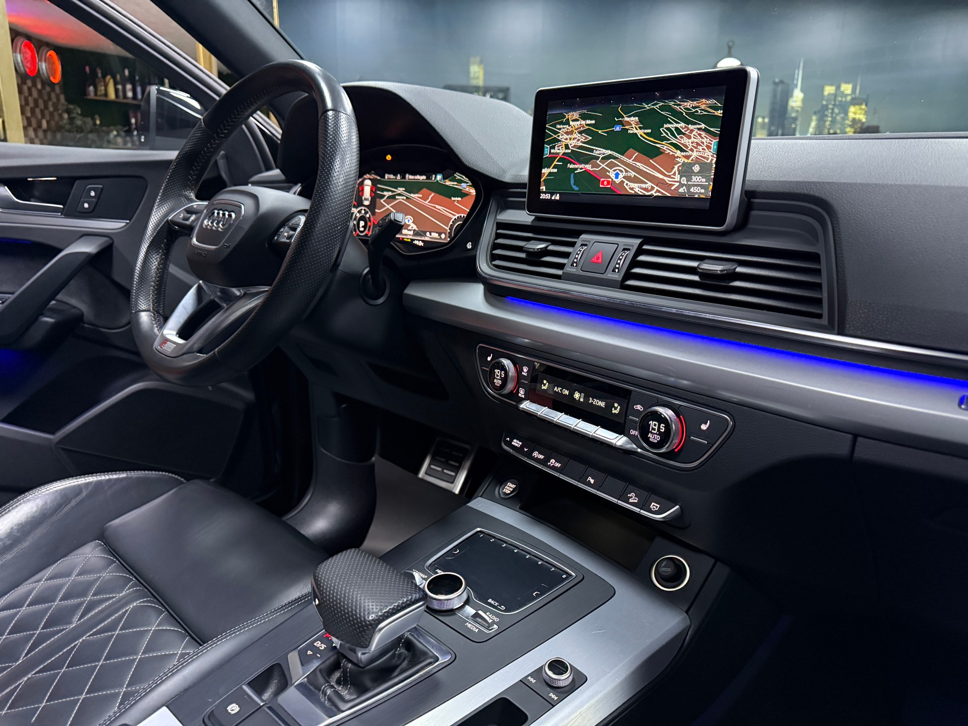 AUDI Q5 2.0 TDI S-Line sport quattro S-tronic-image-15